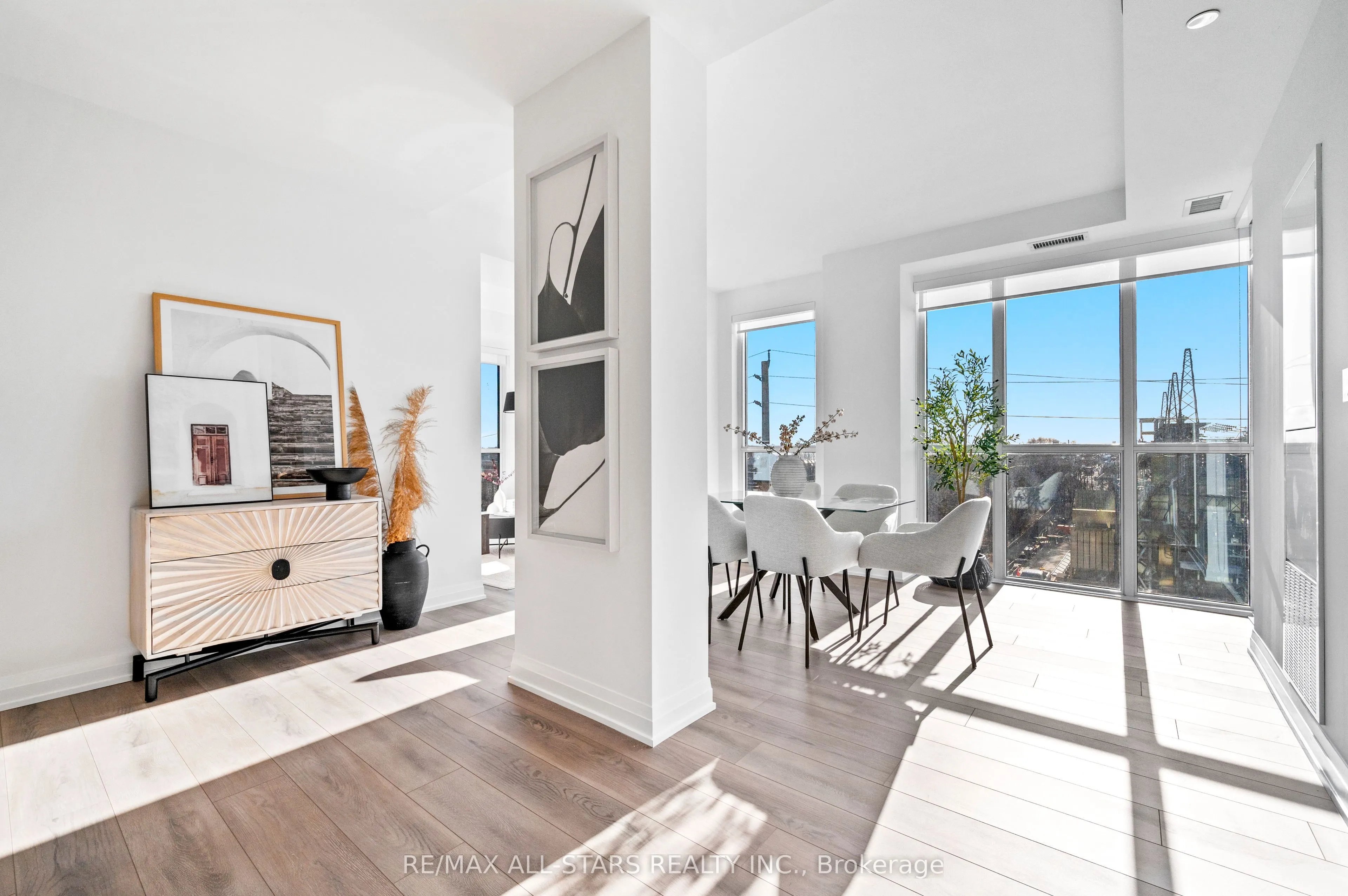 286 Main Street, #411