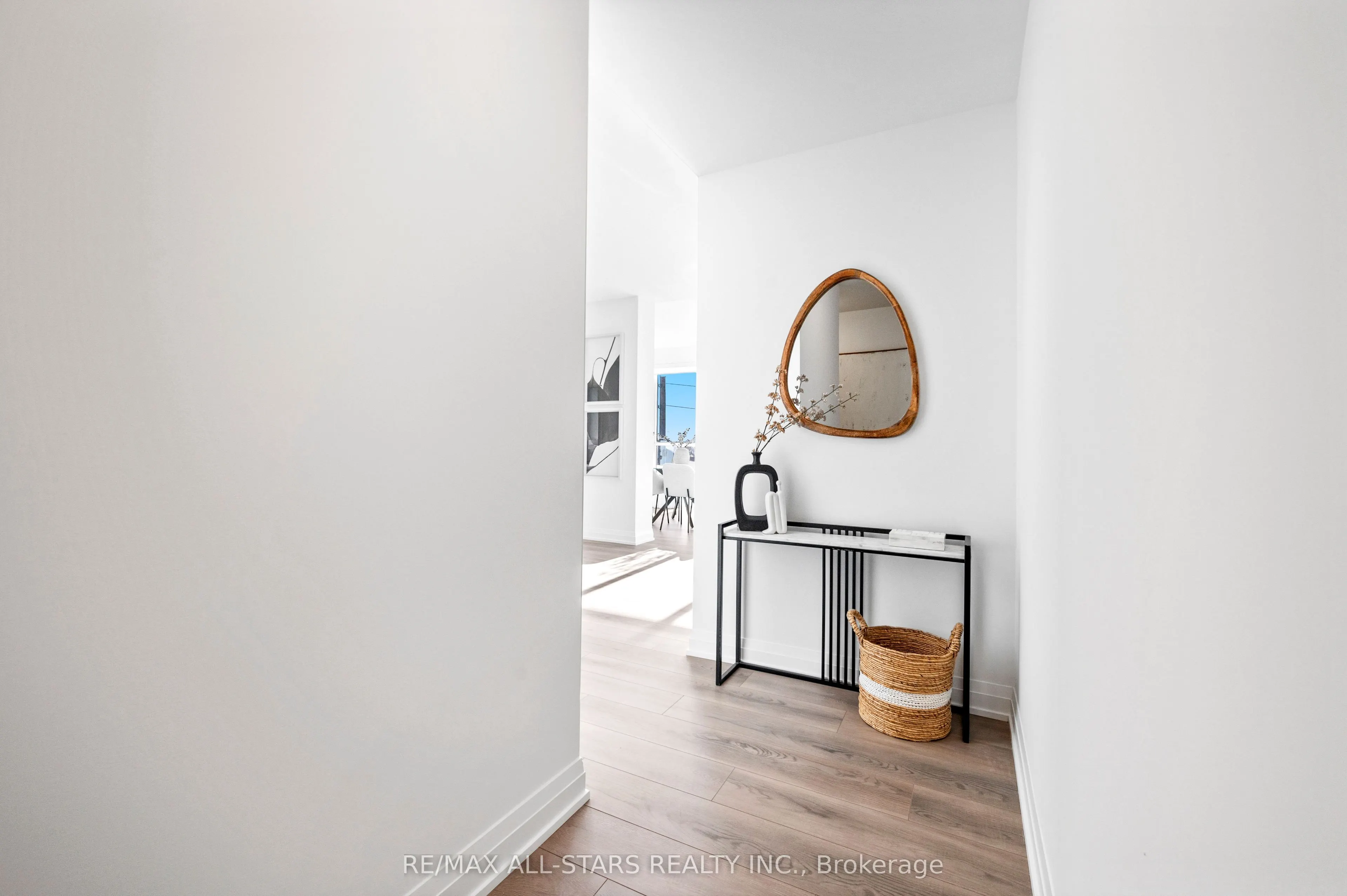 286 Main Street, #411