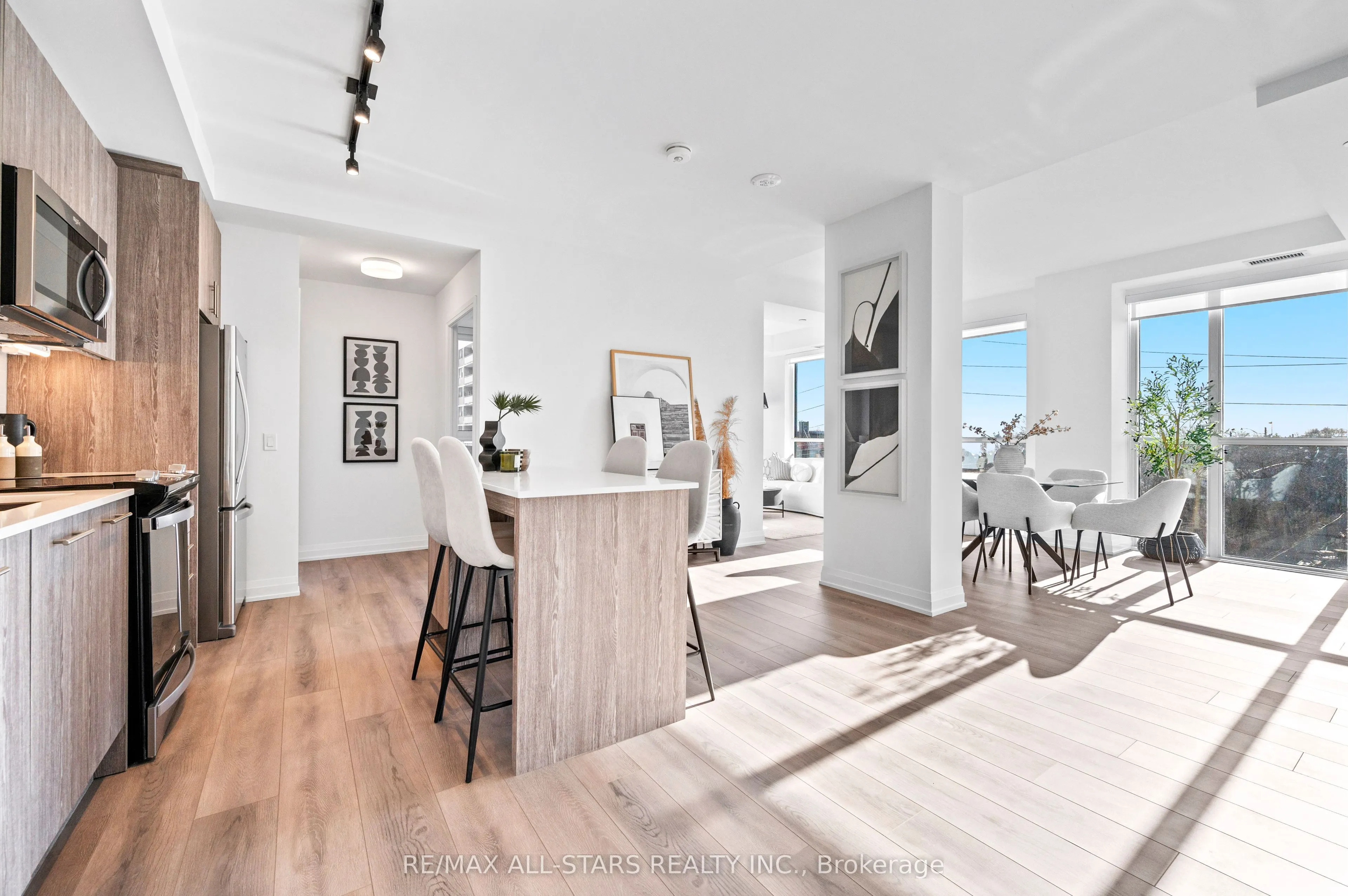 286 Main Street, #411