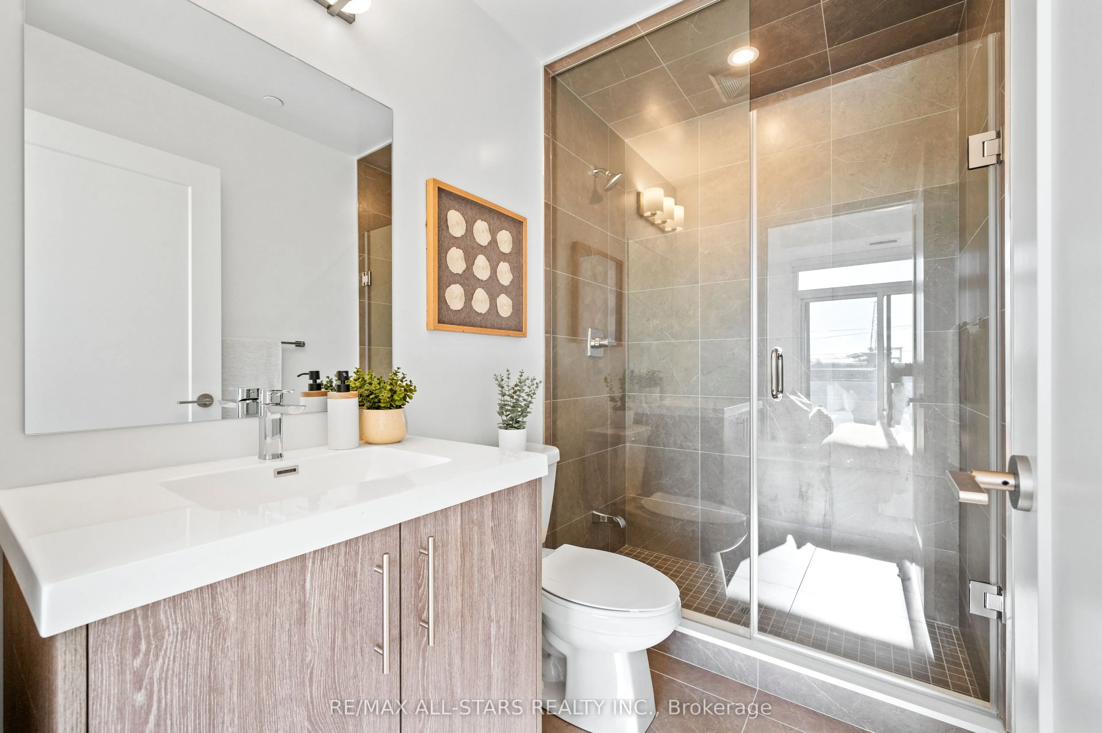 286 Main Street, #411