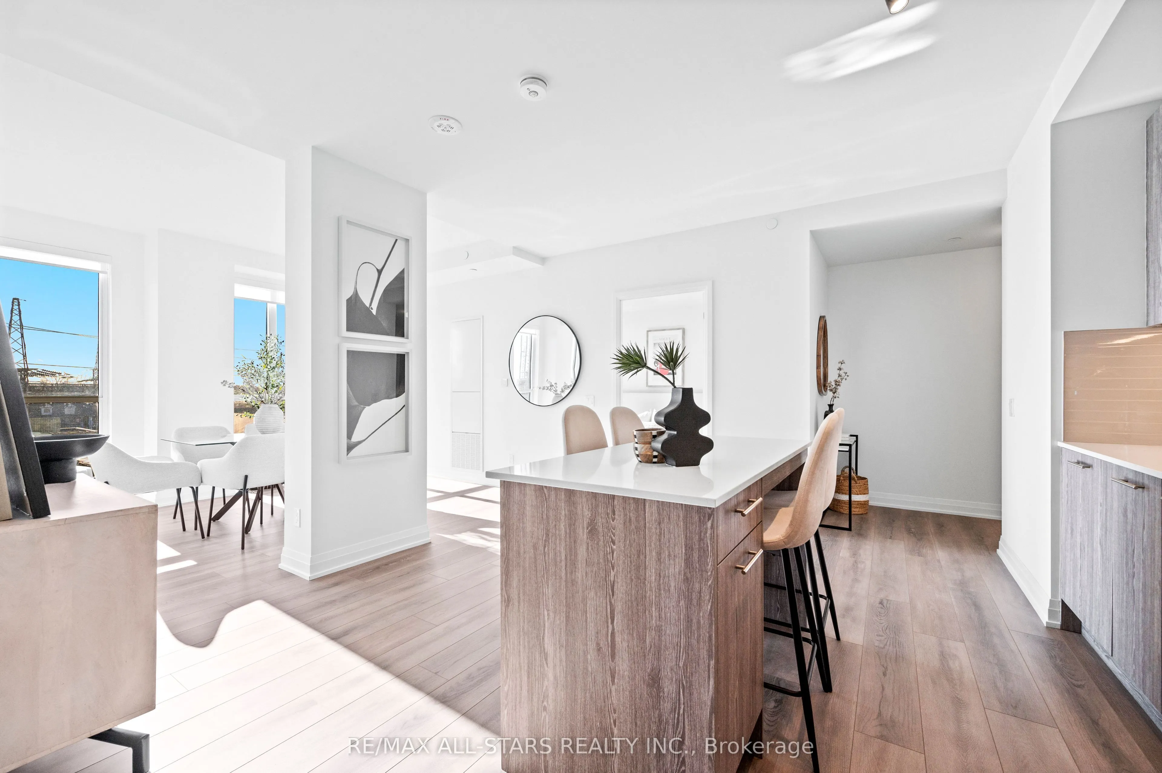 286 Main Street, #411