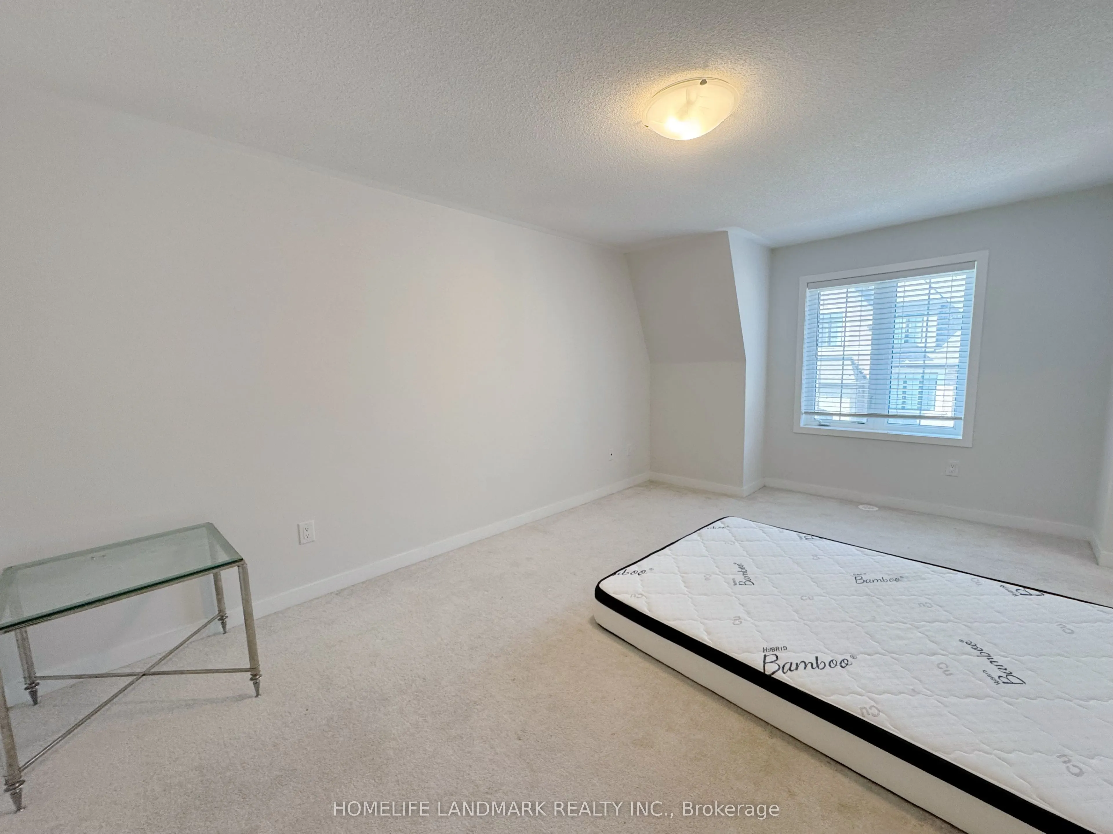 52 Selfridge Way