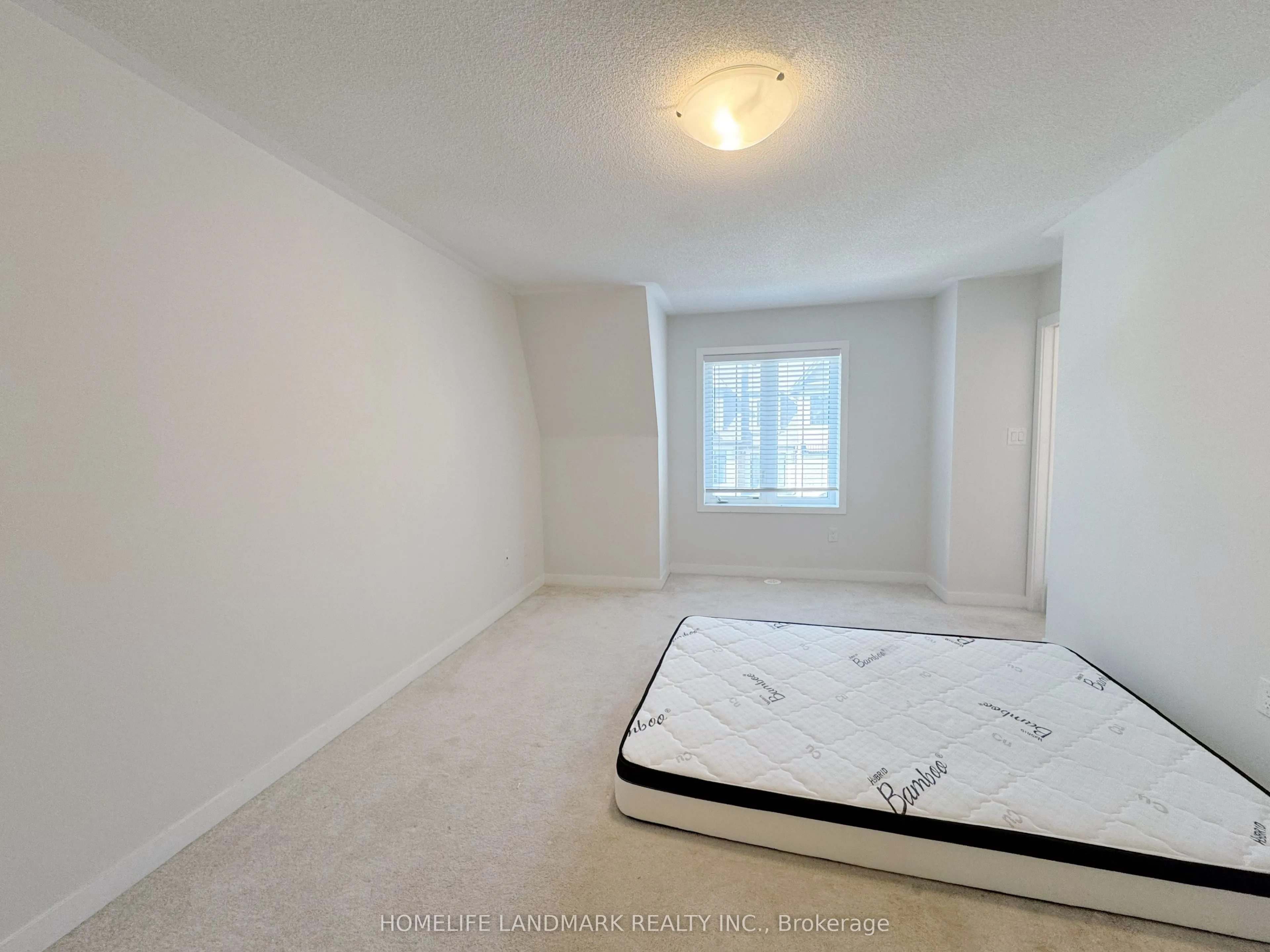 52 Selfridge Way