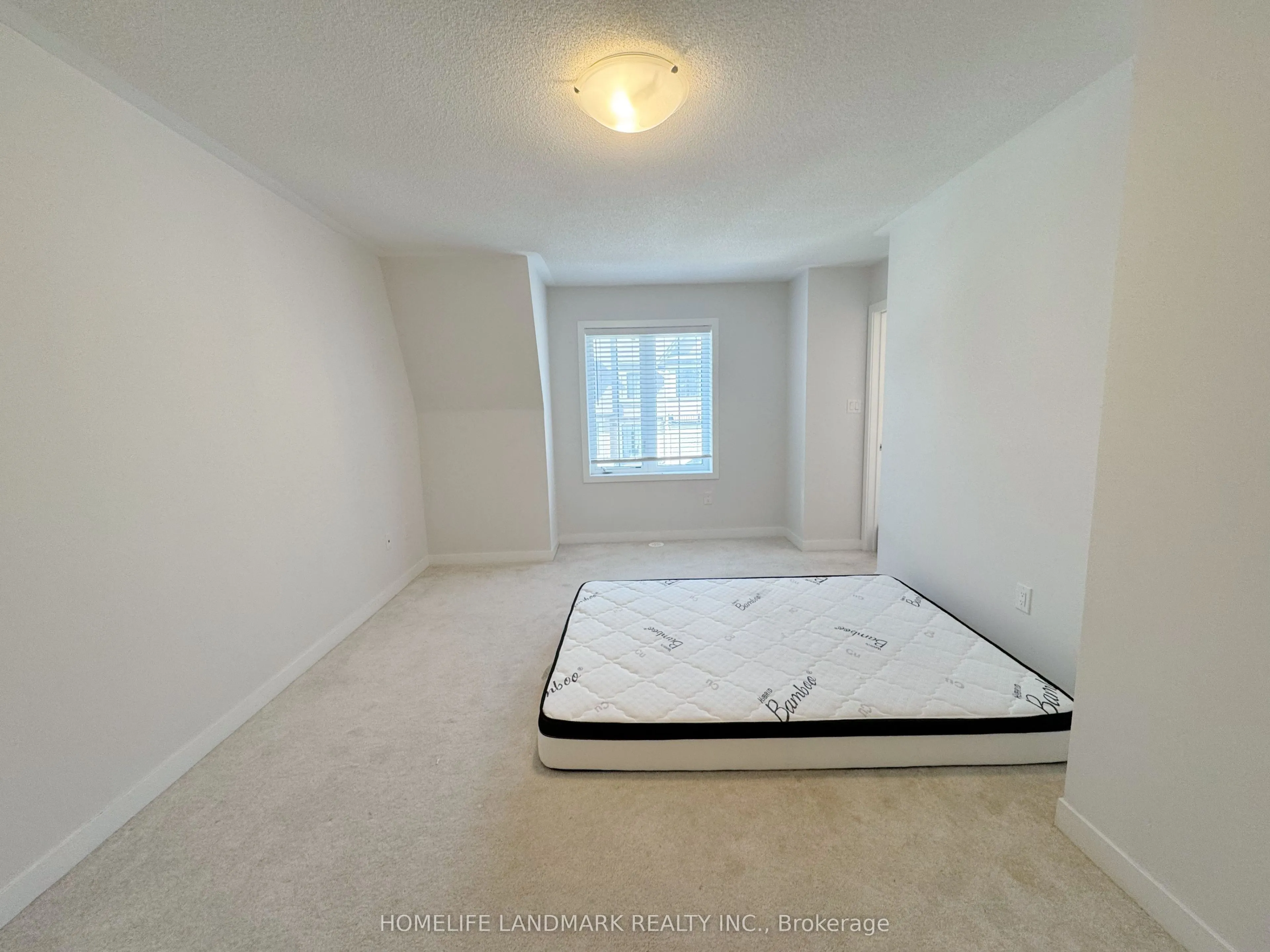 52 Selfridge Way