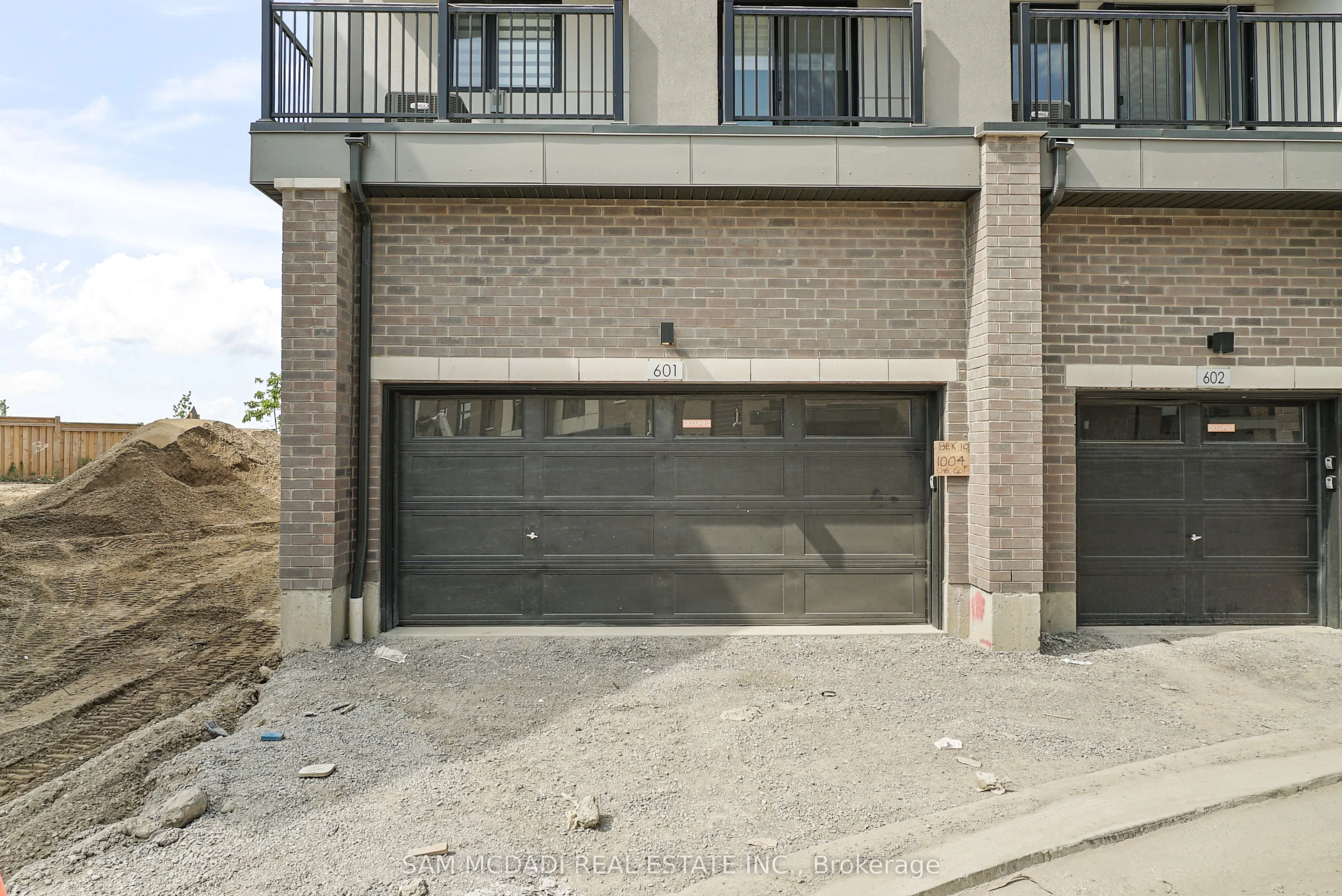 1695 Dersan Street, #601