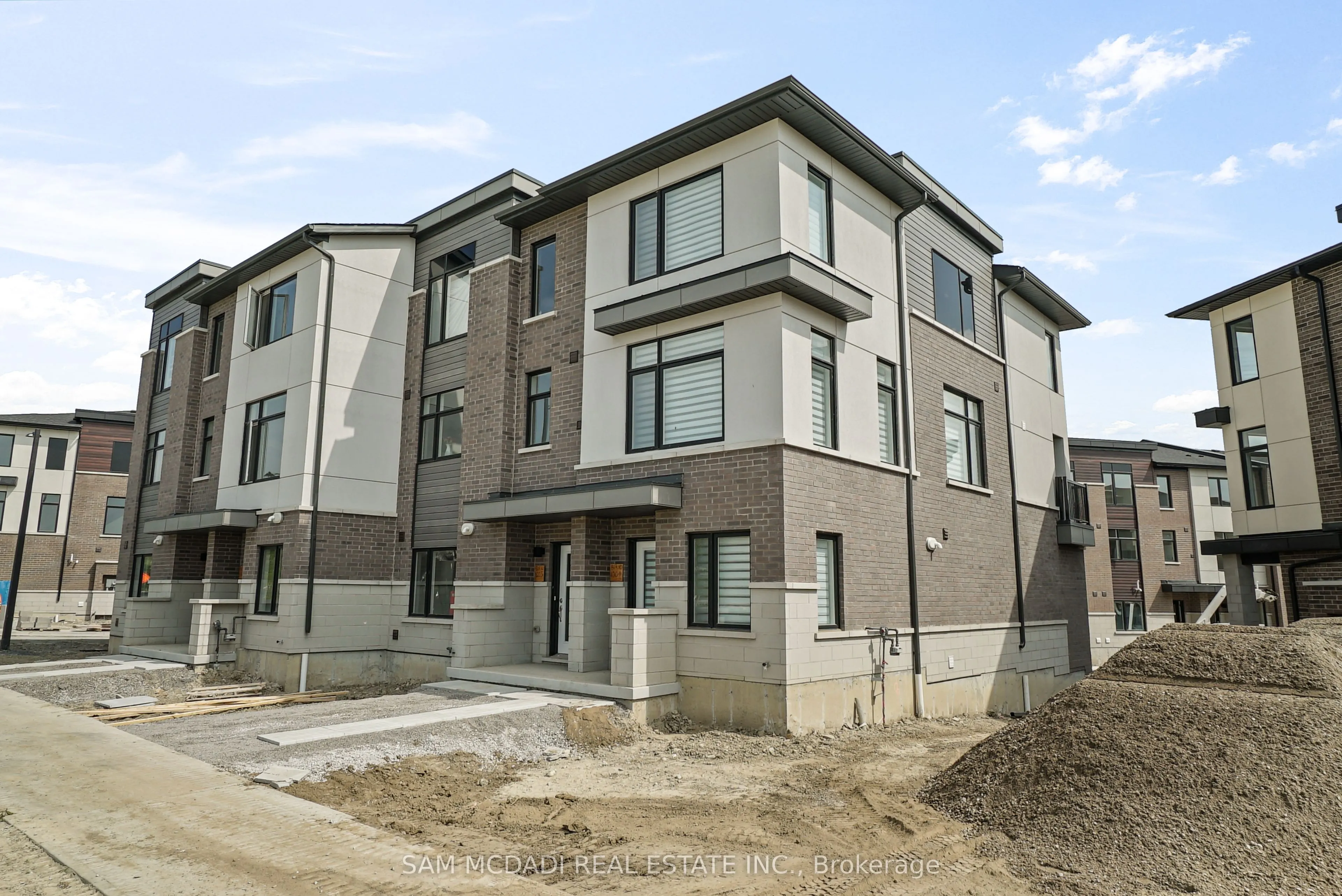 1695 Dersan Street, #601