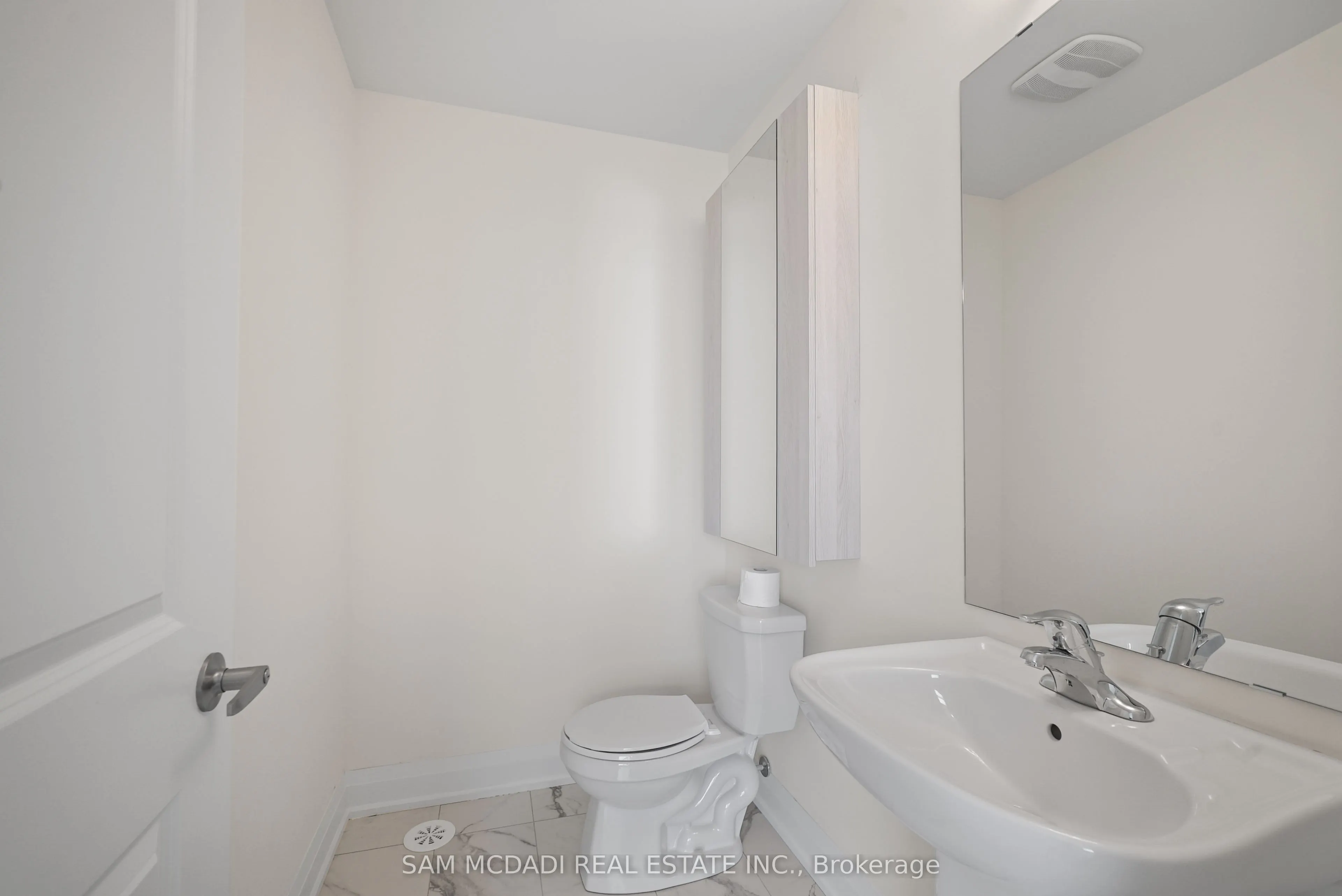 1695 Dersan Street, #601