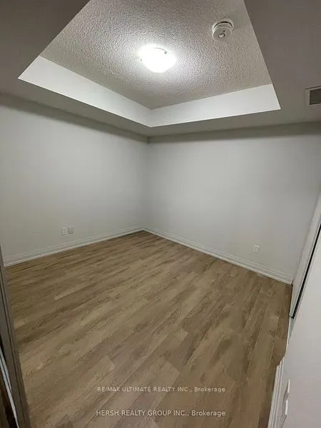 20 Meadowglen Place, #725