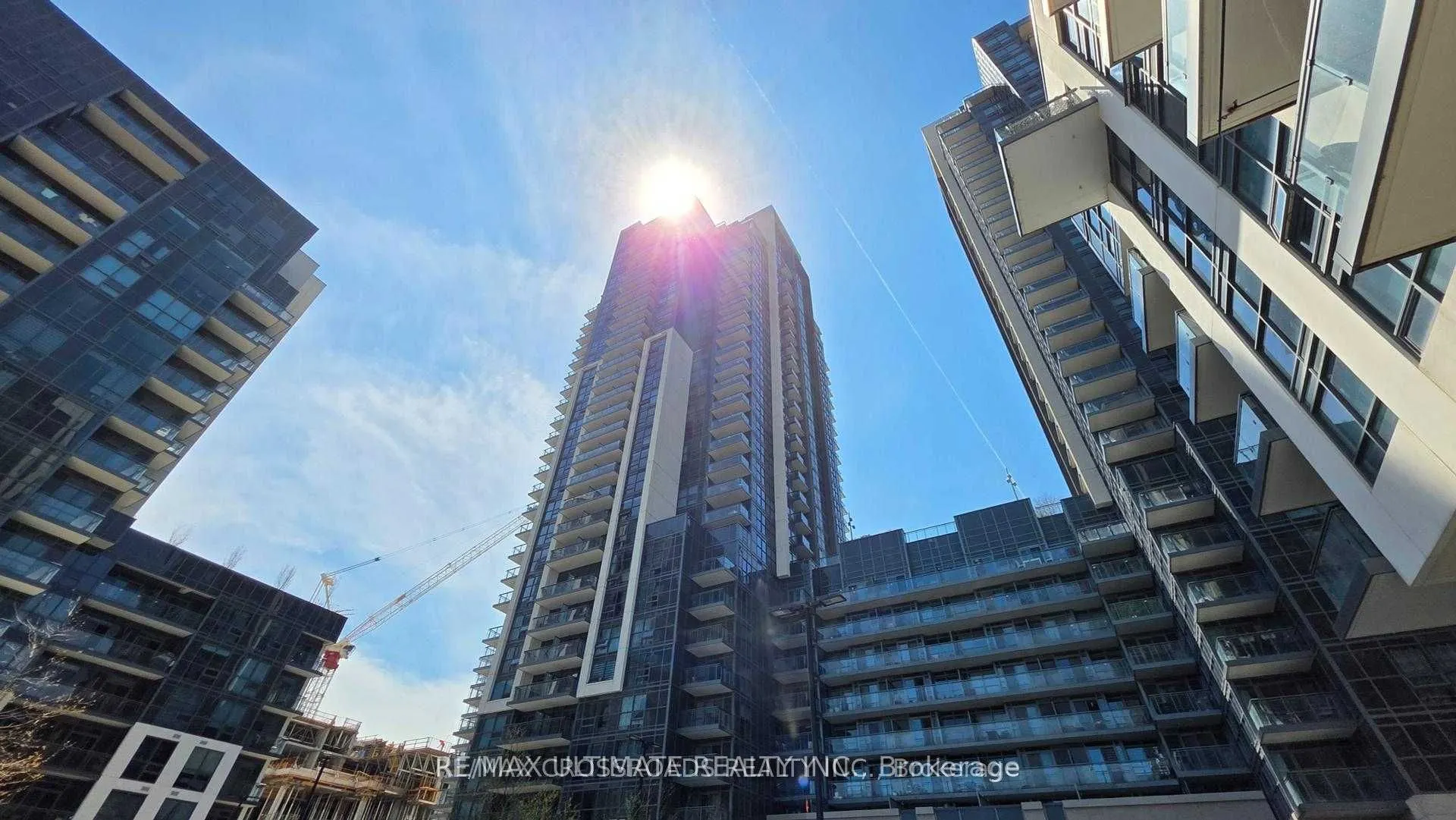 20 Meadowglen Place, #725