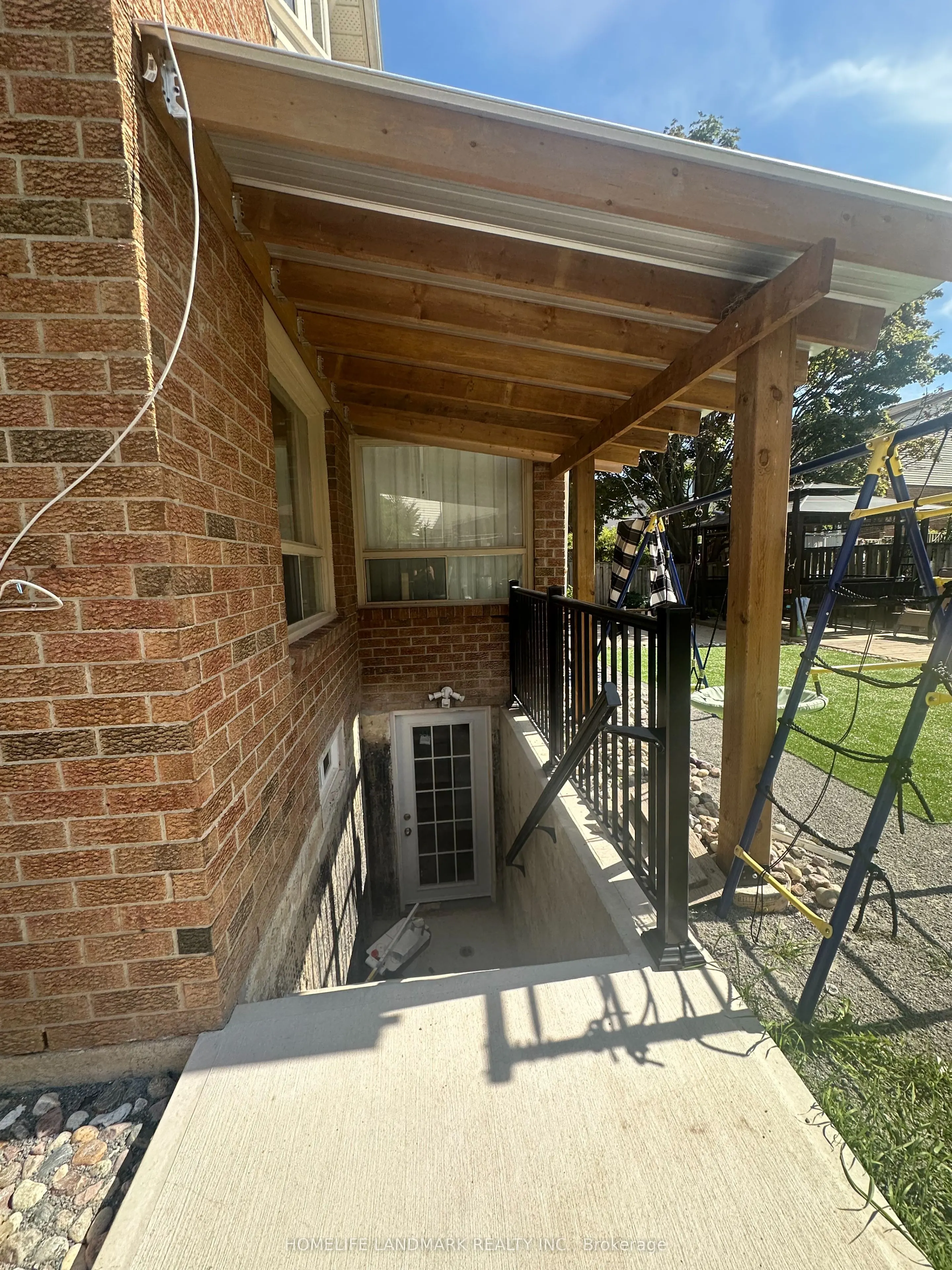 79 Ingleton Boulevard, #BASEMENT