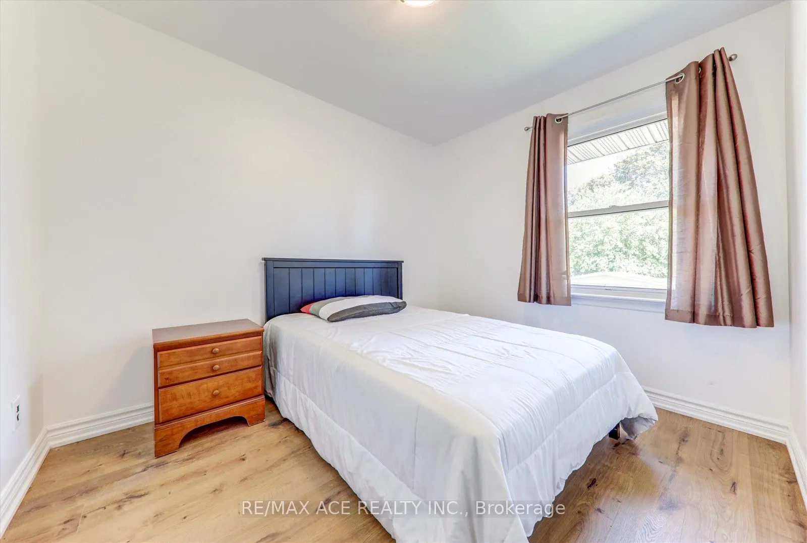 571 Farewell Street