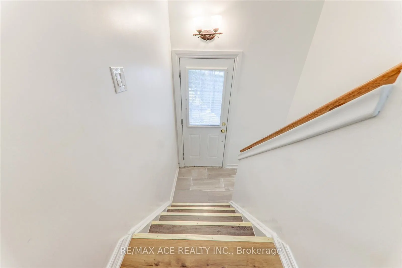 571 Farewell Street