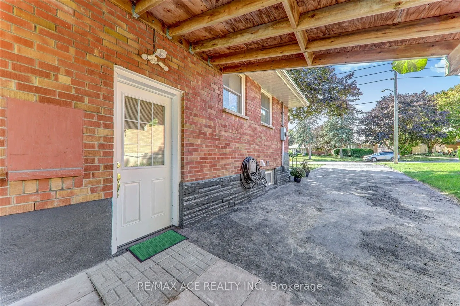 571 Farewell Street