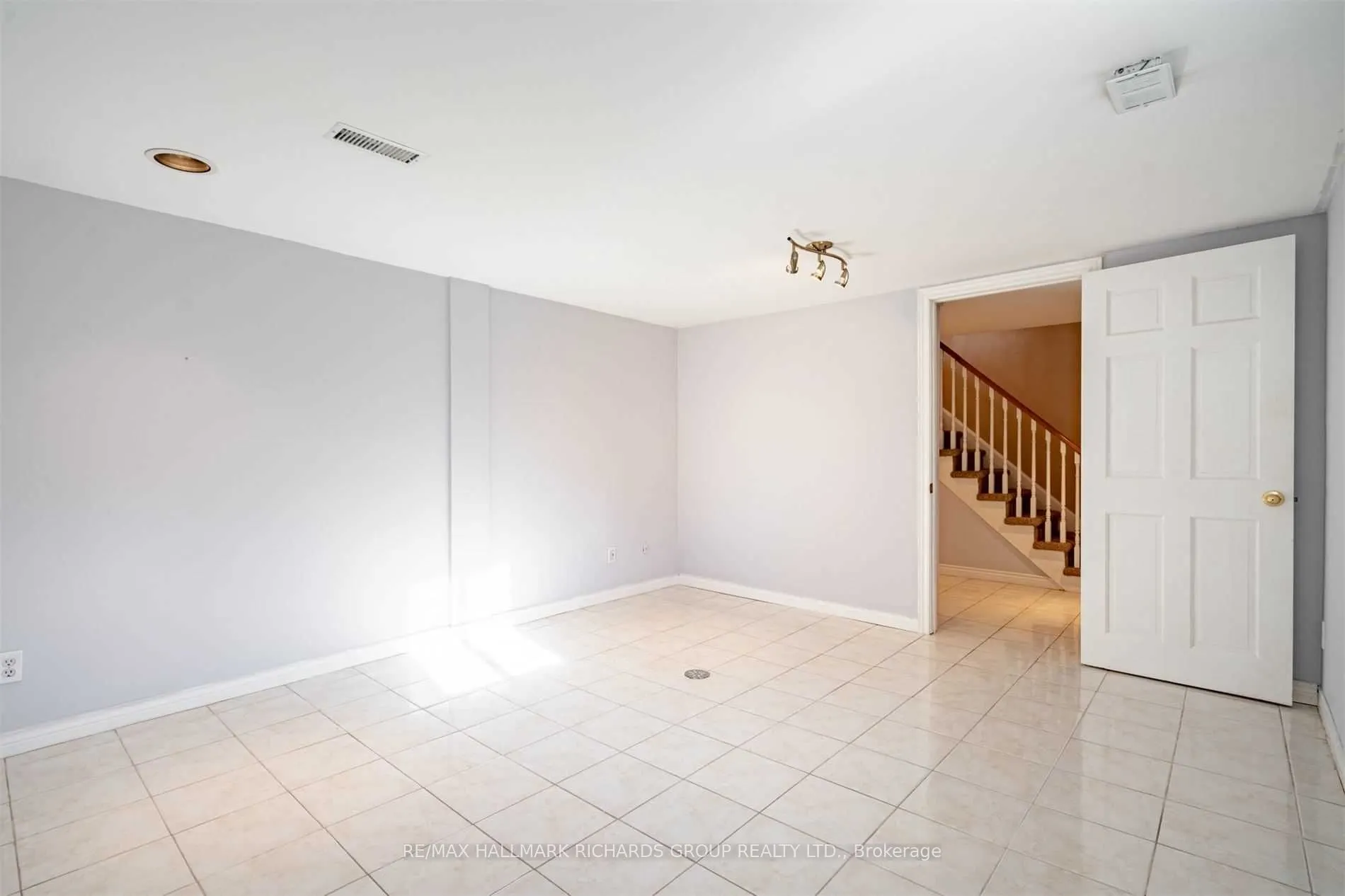 32 Briar Dale Boulevard