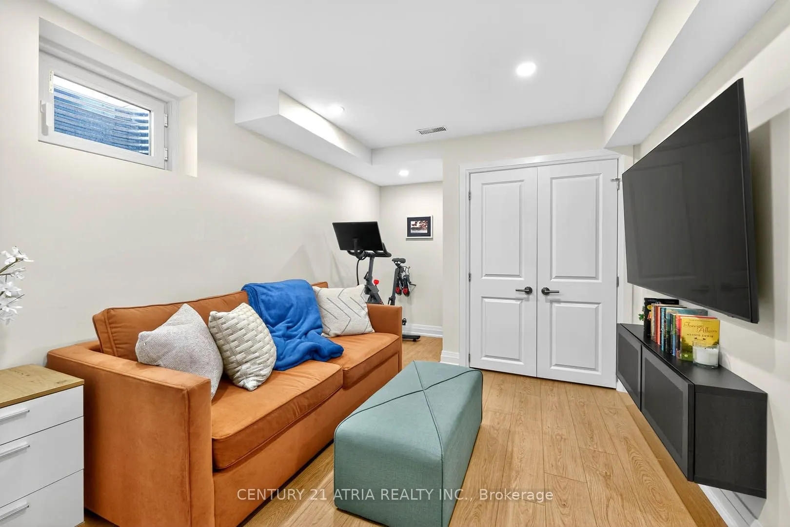 2888 Foxden Square