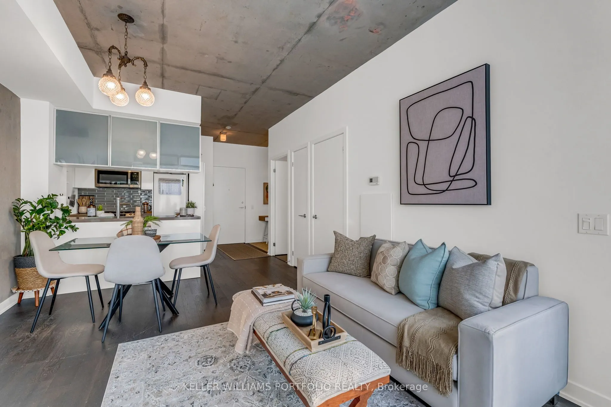 1201 Dundas Street E, #706