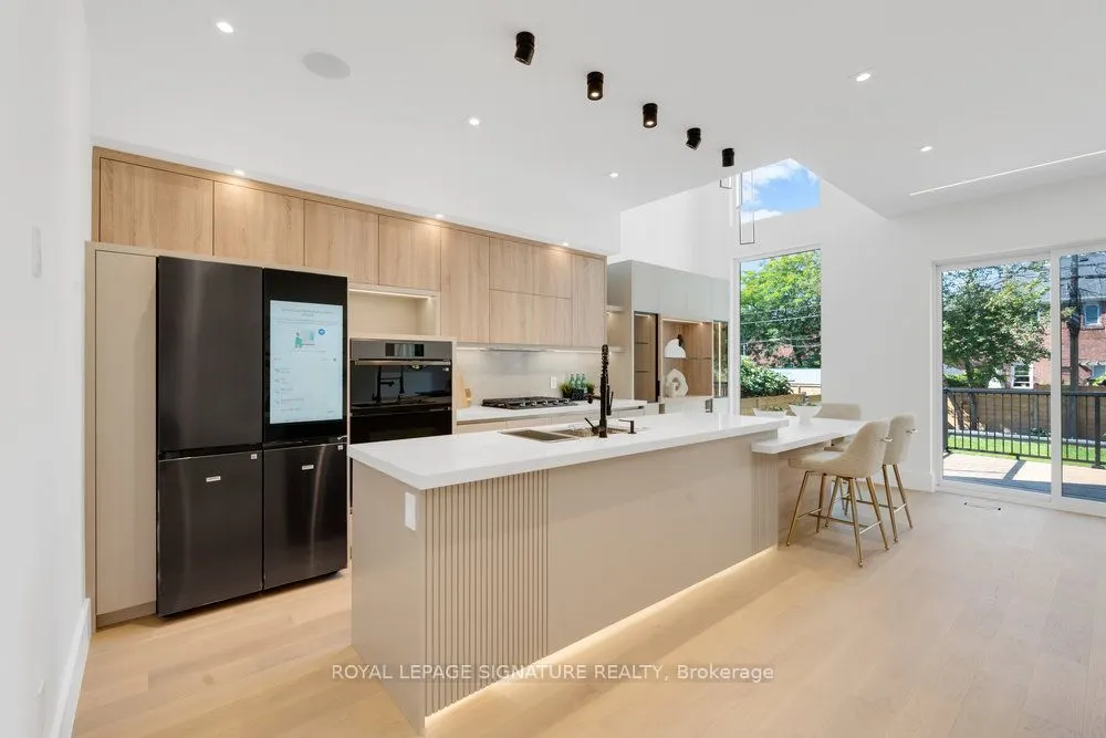 8 St Hubert Avenue