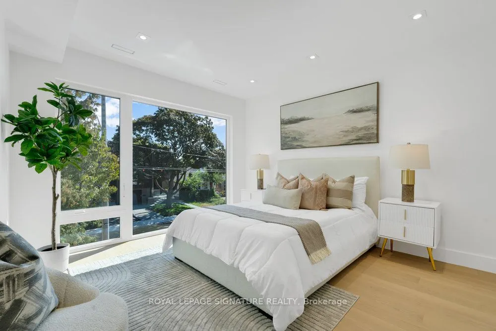8 St Hubert Avenue