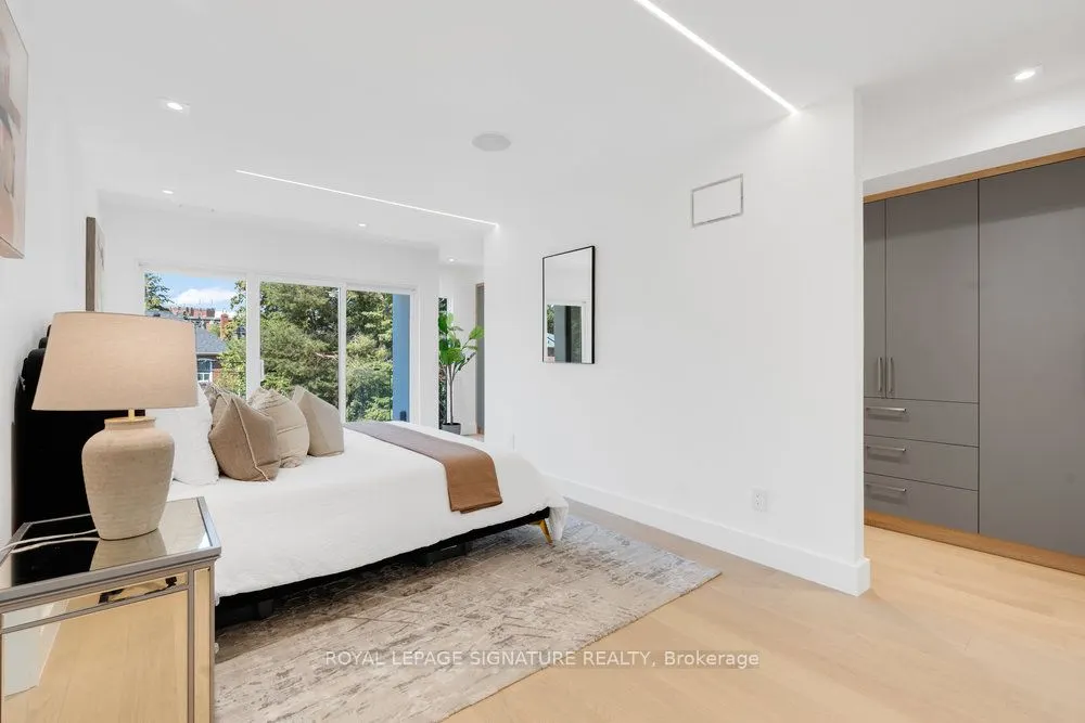 8 St Hubert Avenue