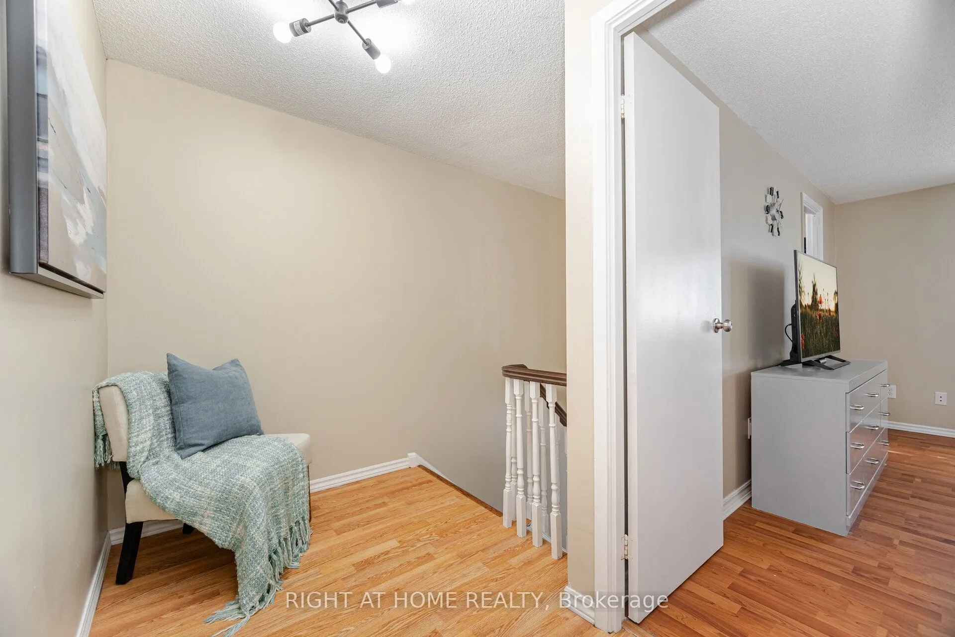 907 Burns Street W, ## 45