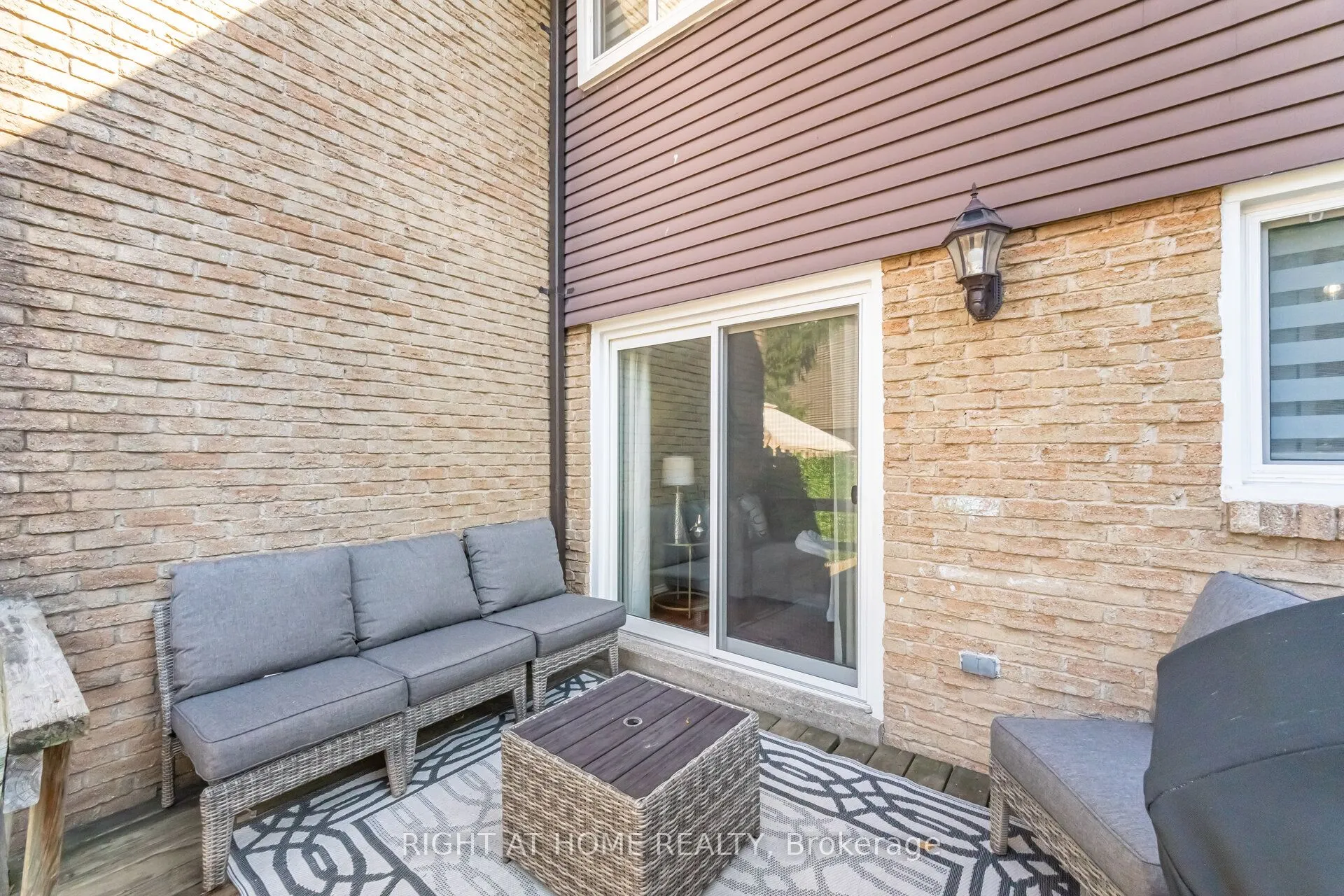 907 Burns Street W, ## 45