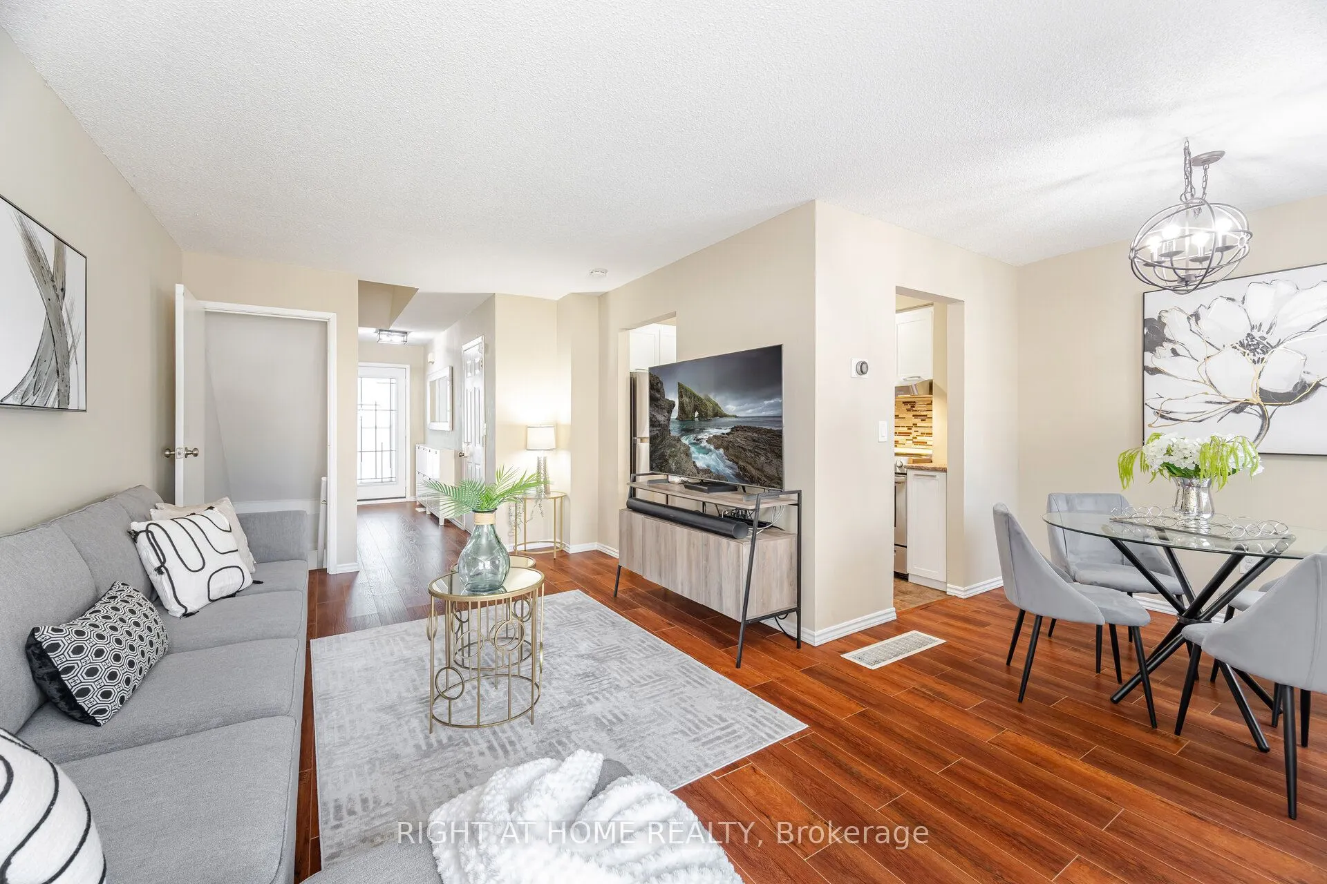 907 Burns Street W, ## 45