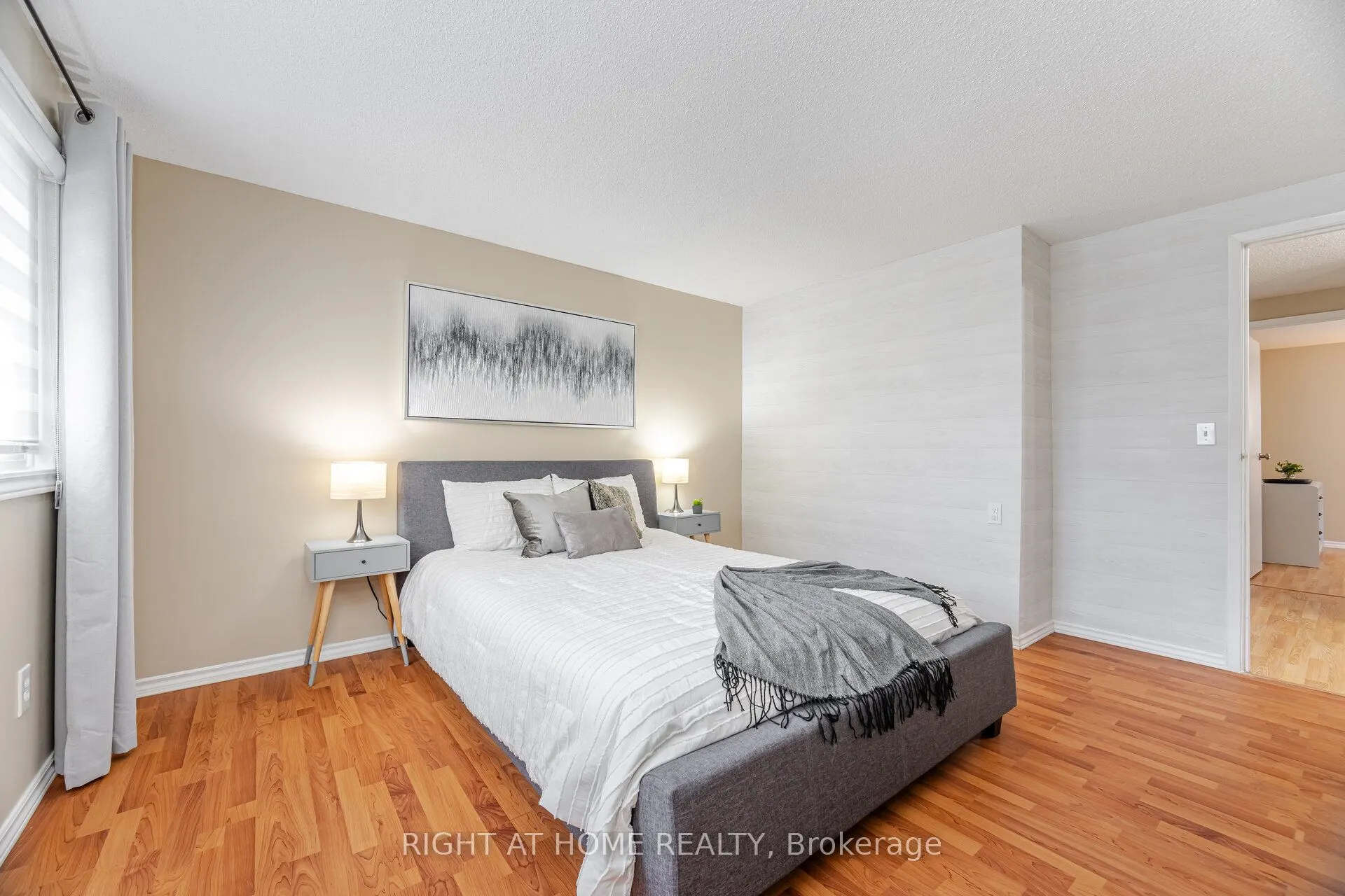 907 Burns Street W, ## 45