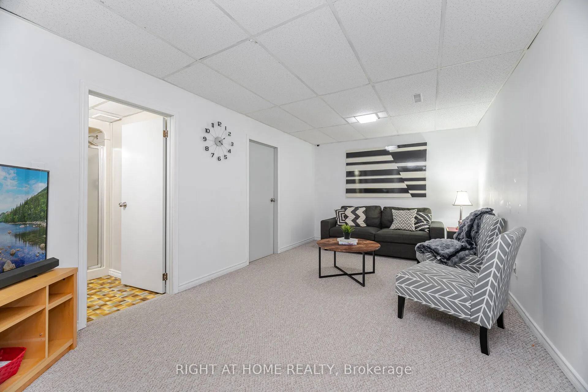 907 Burns Street W, ## 45