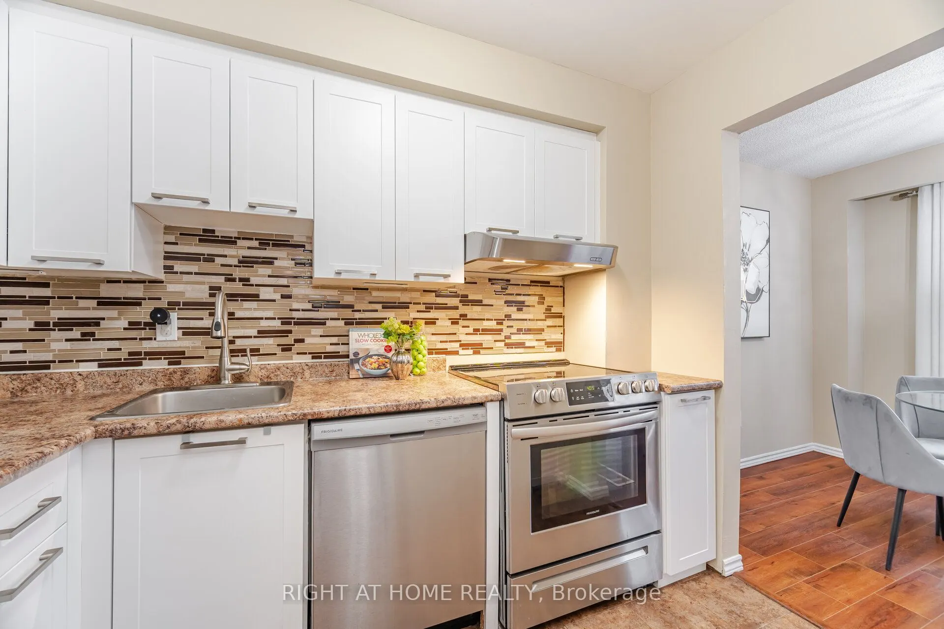 907 Burns Street W, ## 45