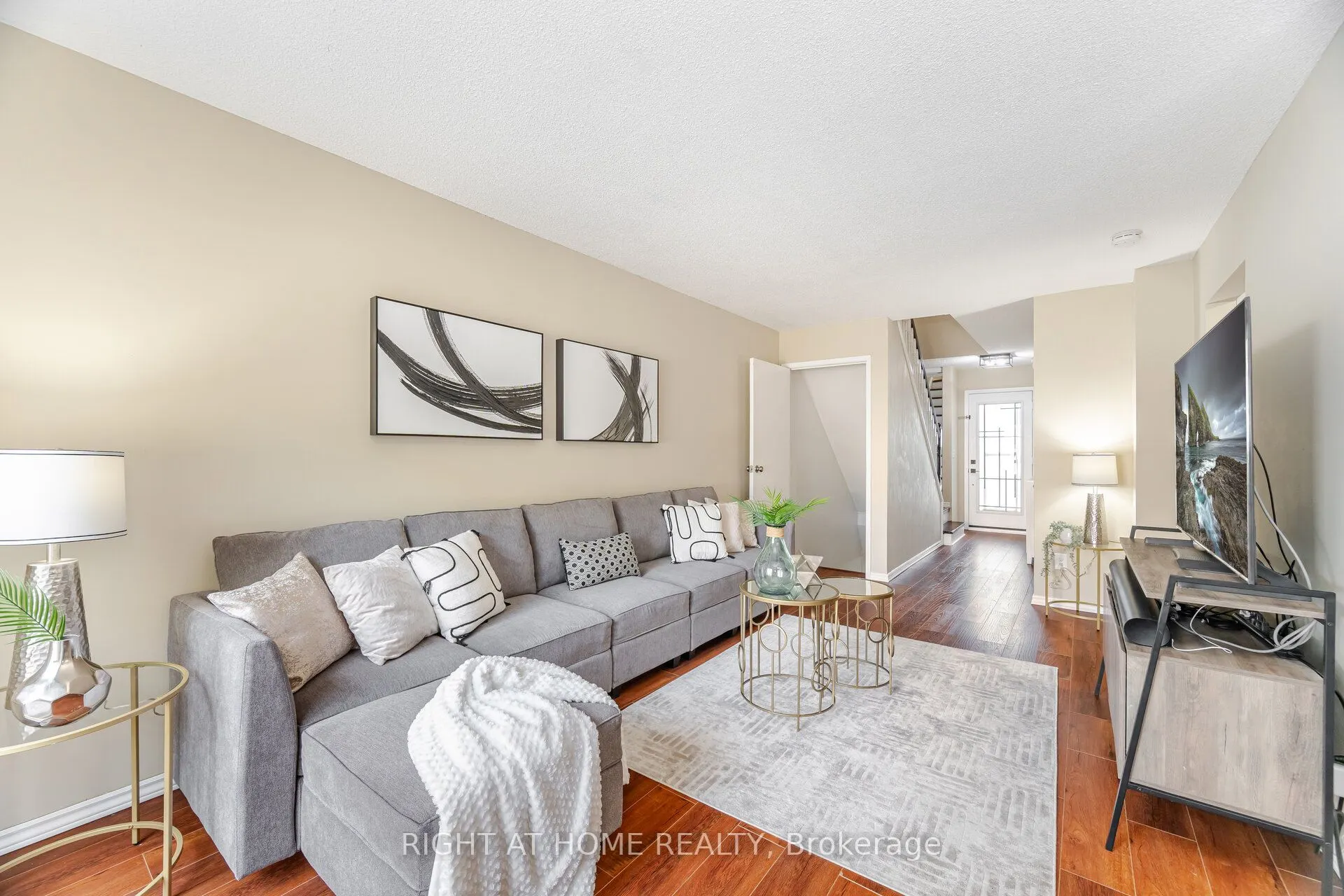 907 Burns Street W, ## 45