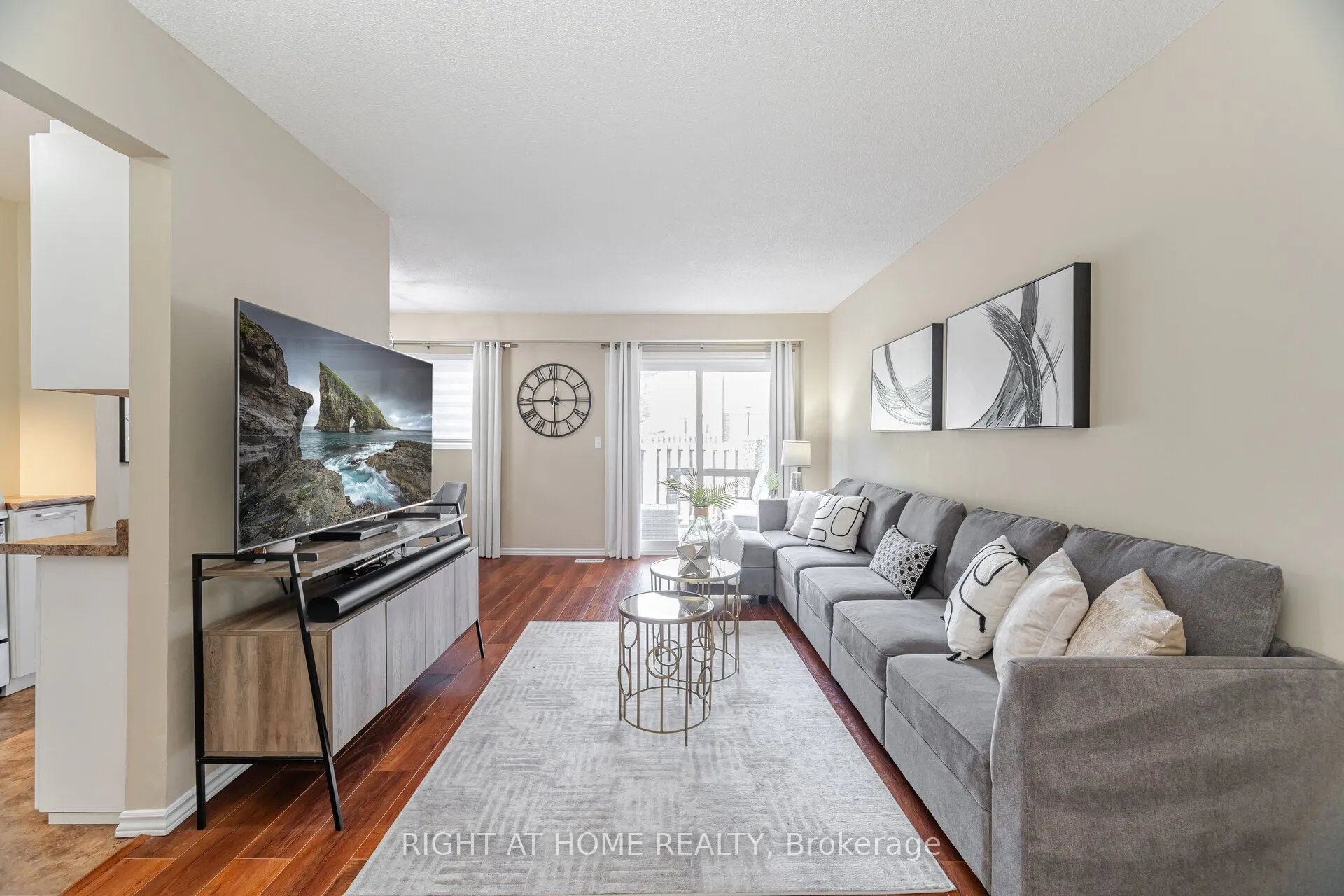 907 Burns Street W, ## 45