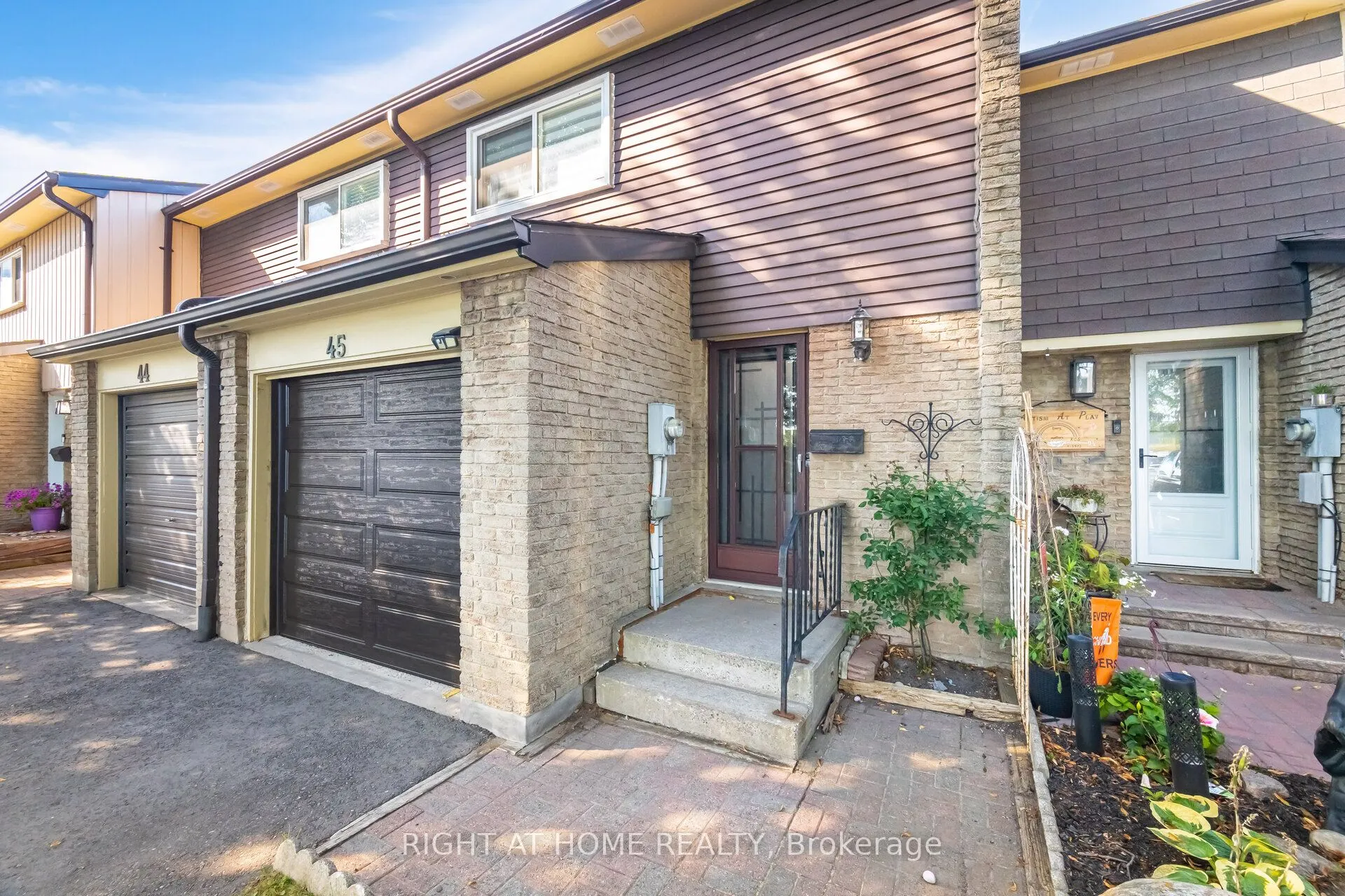 907 Burns Street W, ## 45