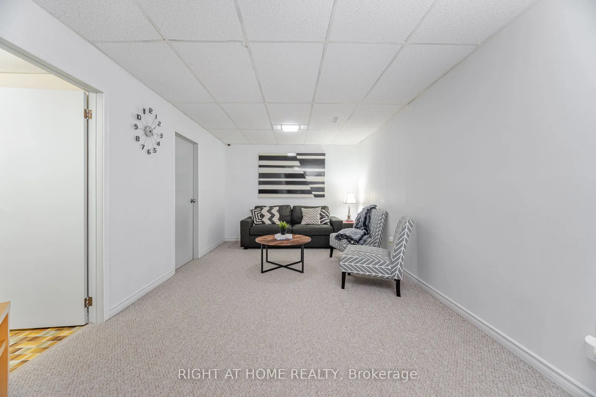 907 Burns Street W, ## 45