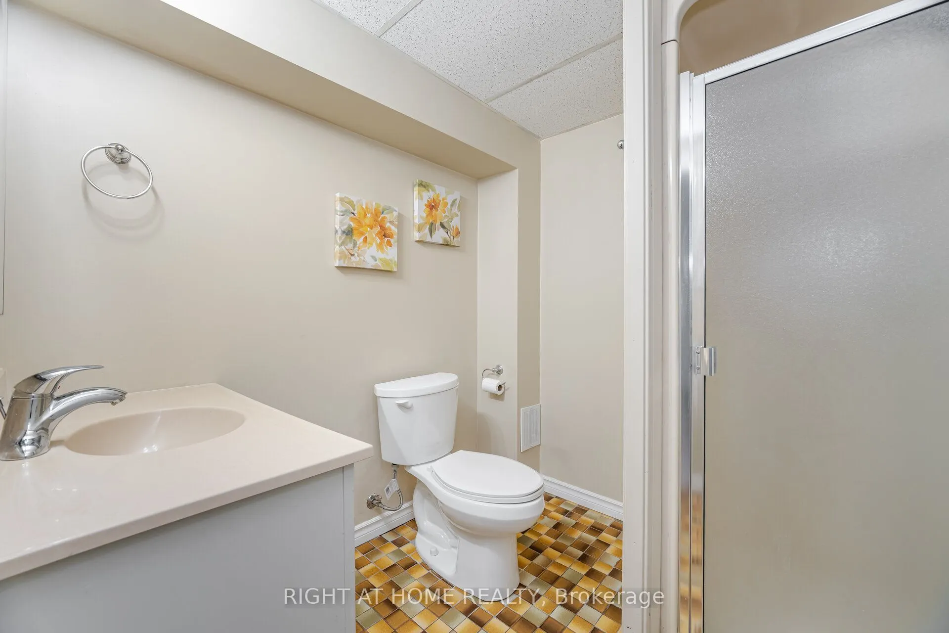 907 Burns Street W, ## 45