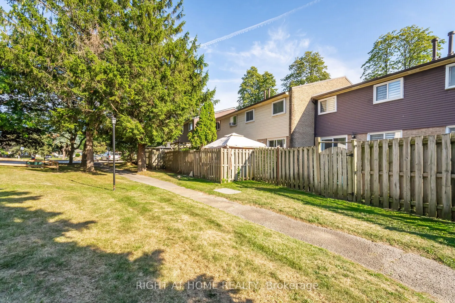 907 Burns Street W, ## 45