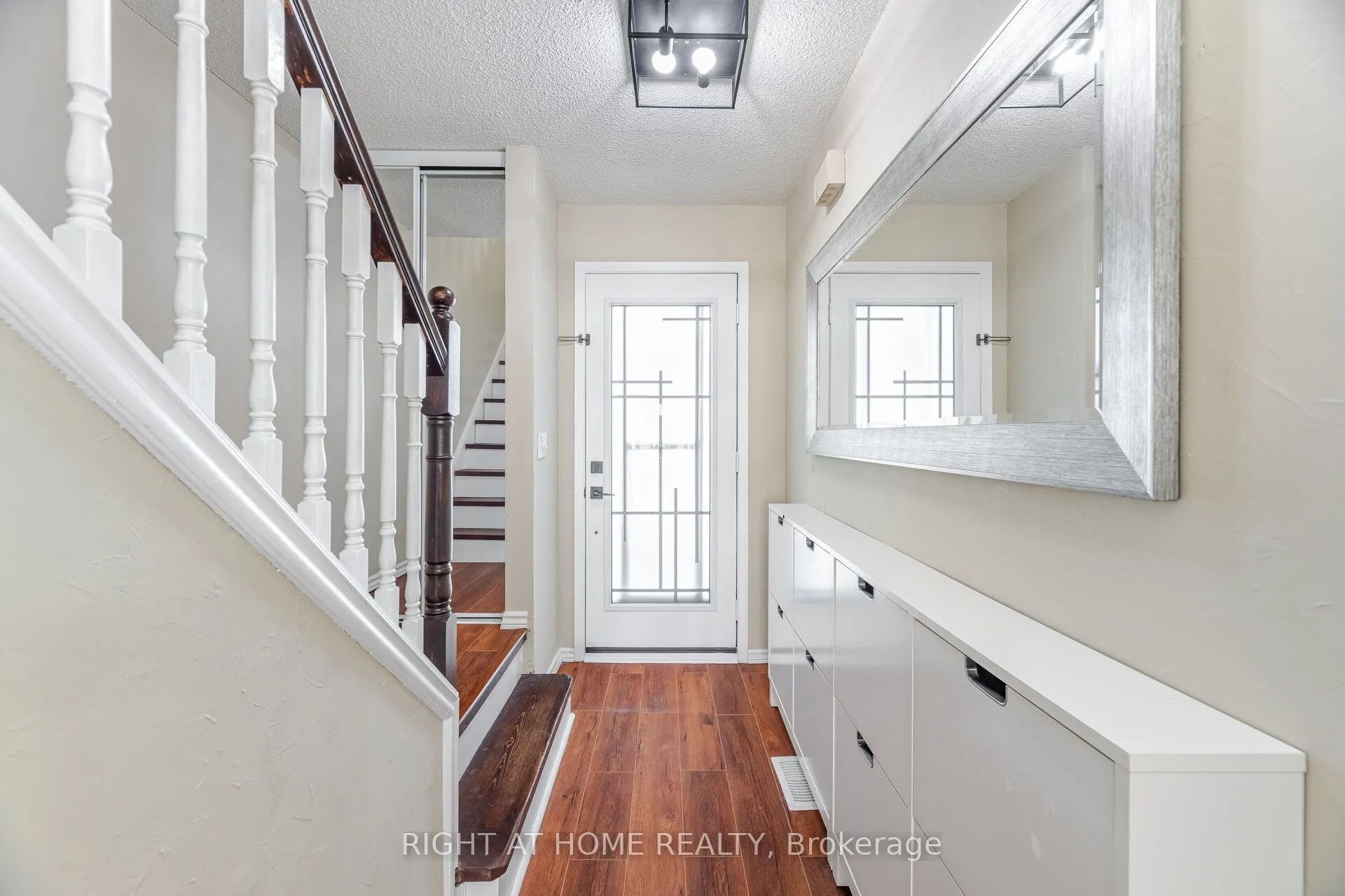 907 Burns Street W, ## 45
