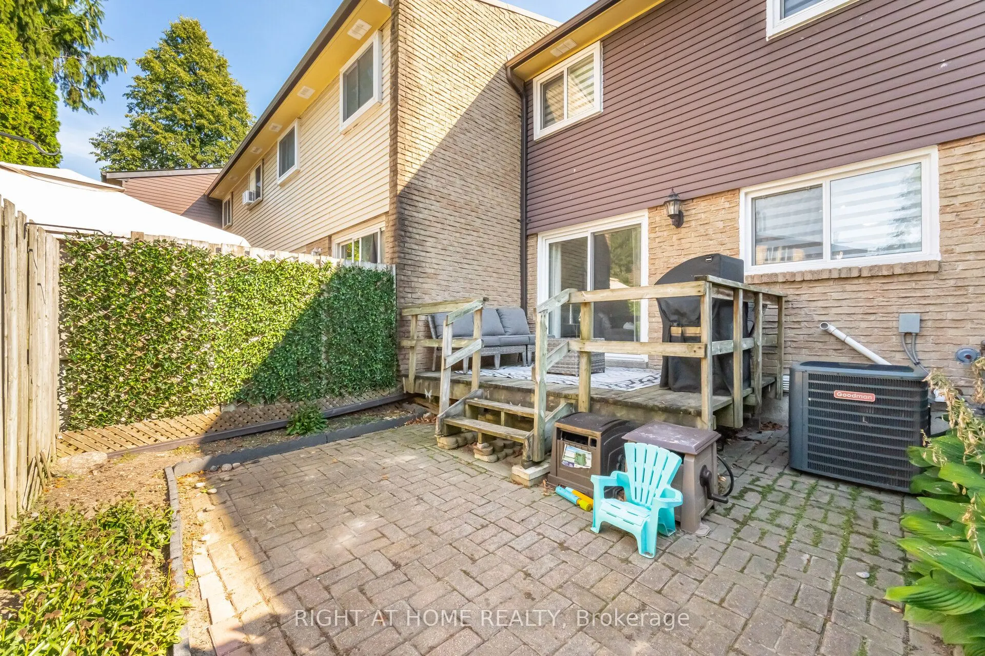907 Burns Street W, ## 45