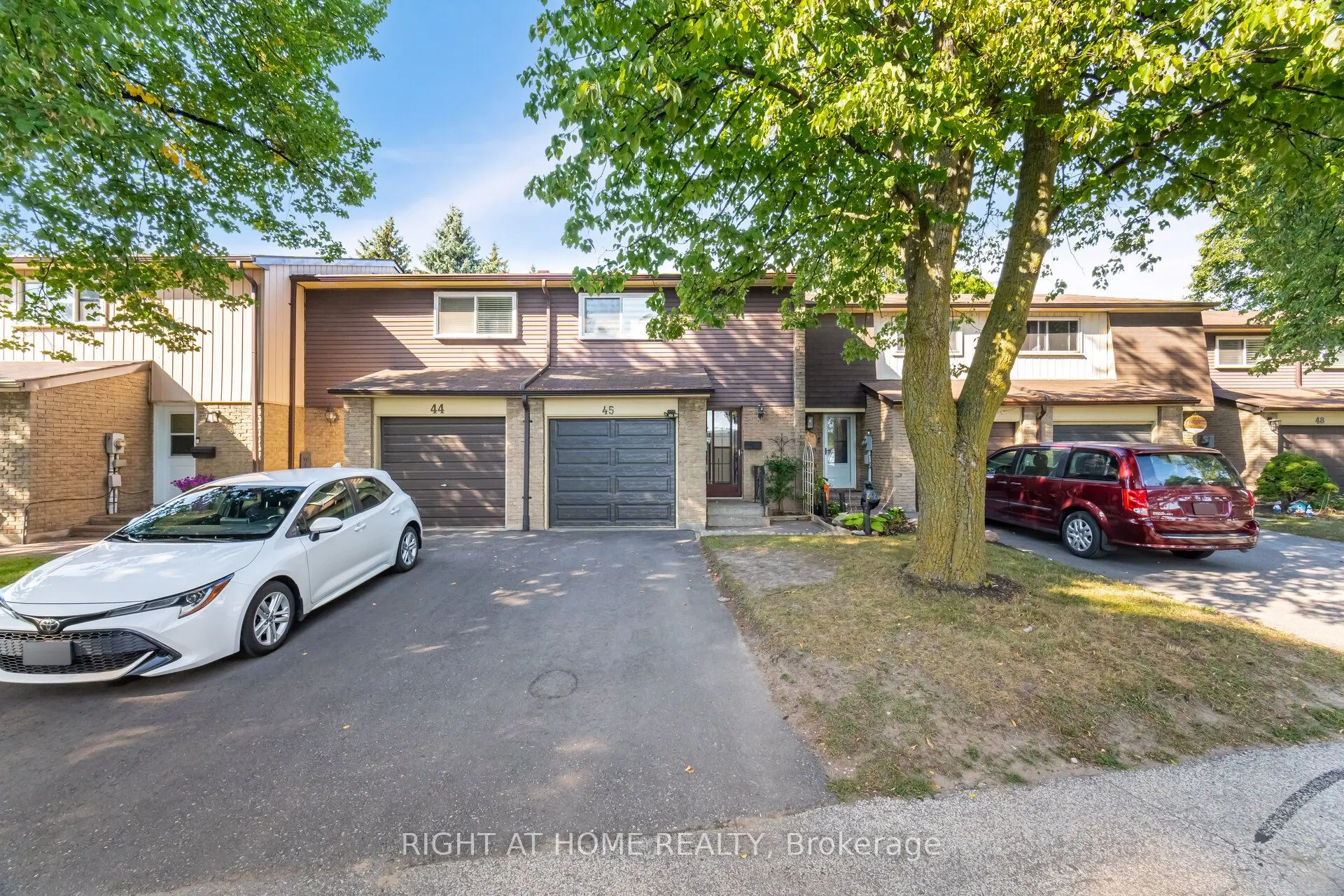 907 Burns Street W, ## 45