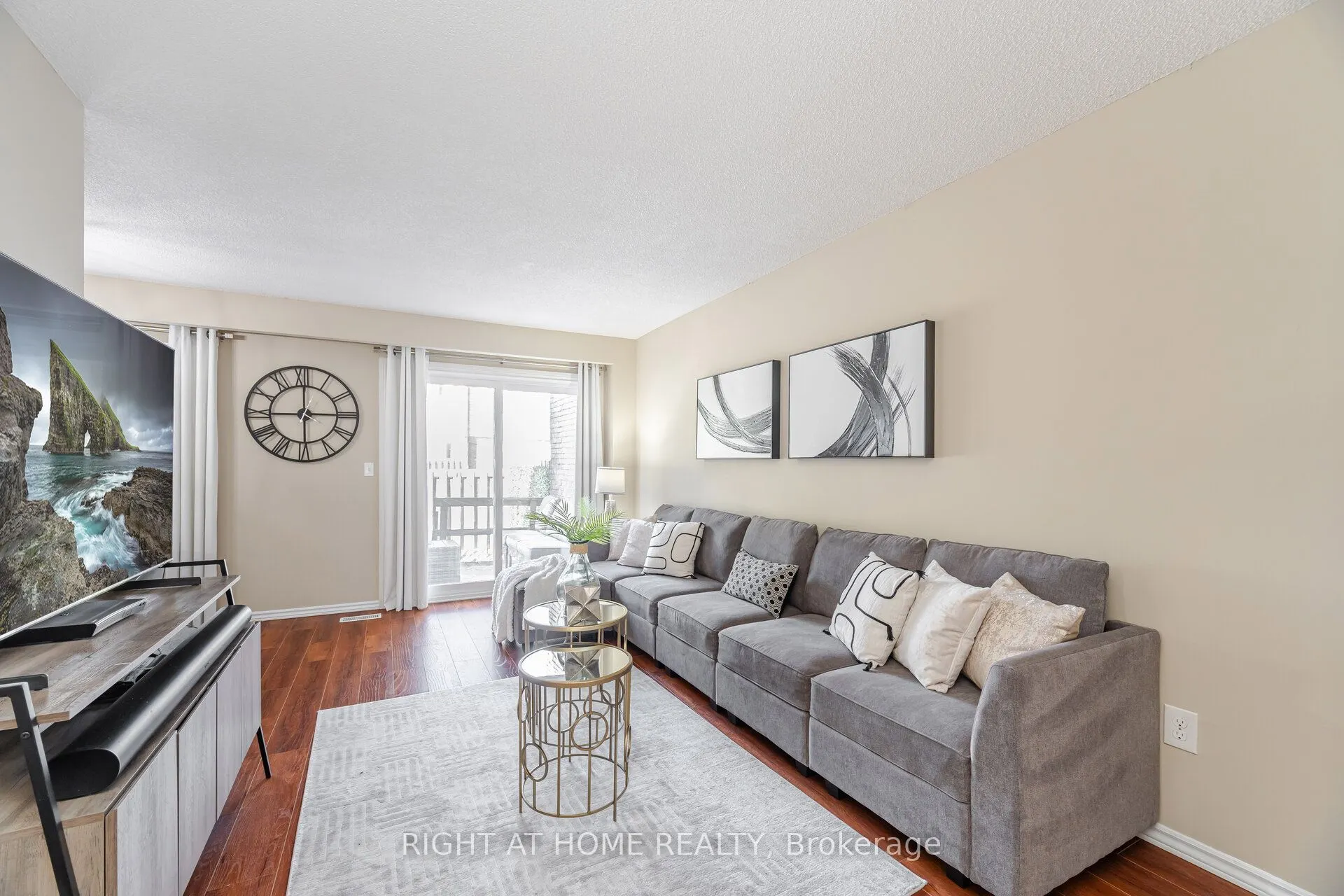 907 Burns Street W, ## 45