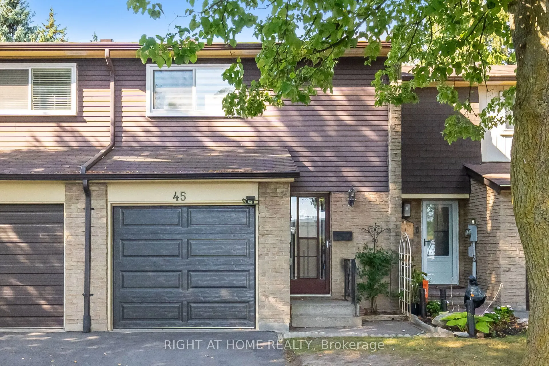907 Burns Street W, ## 45