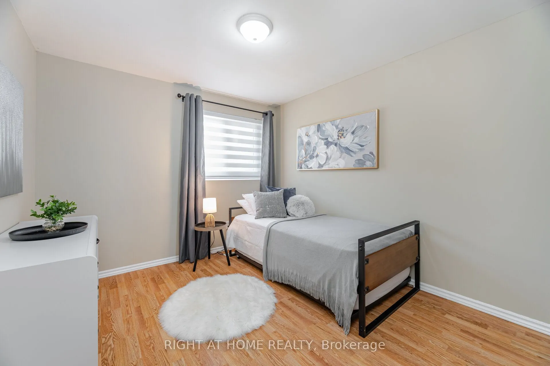 907 Burns Street W, ## 45