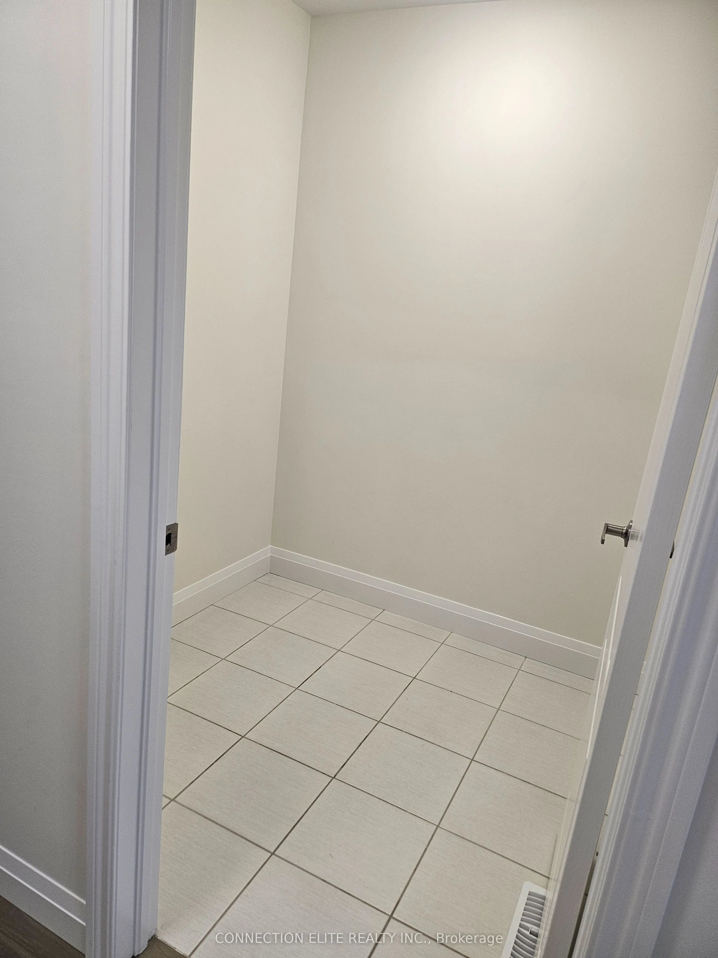 216 Pimlico Drive E