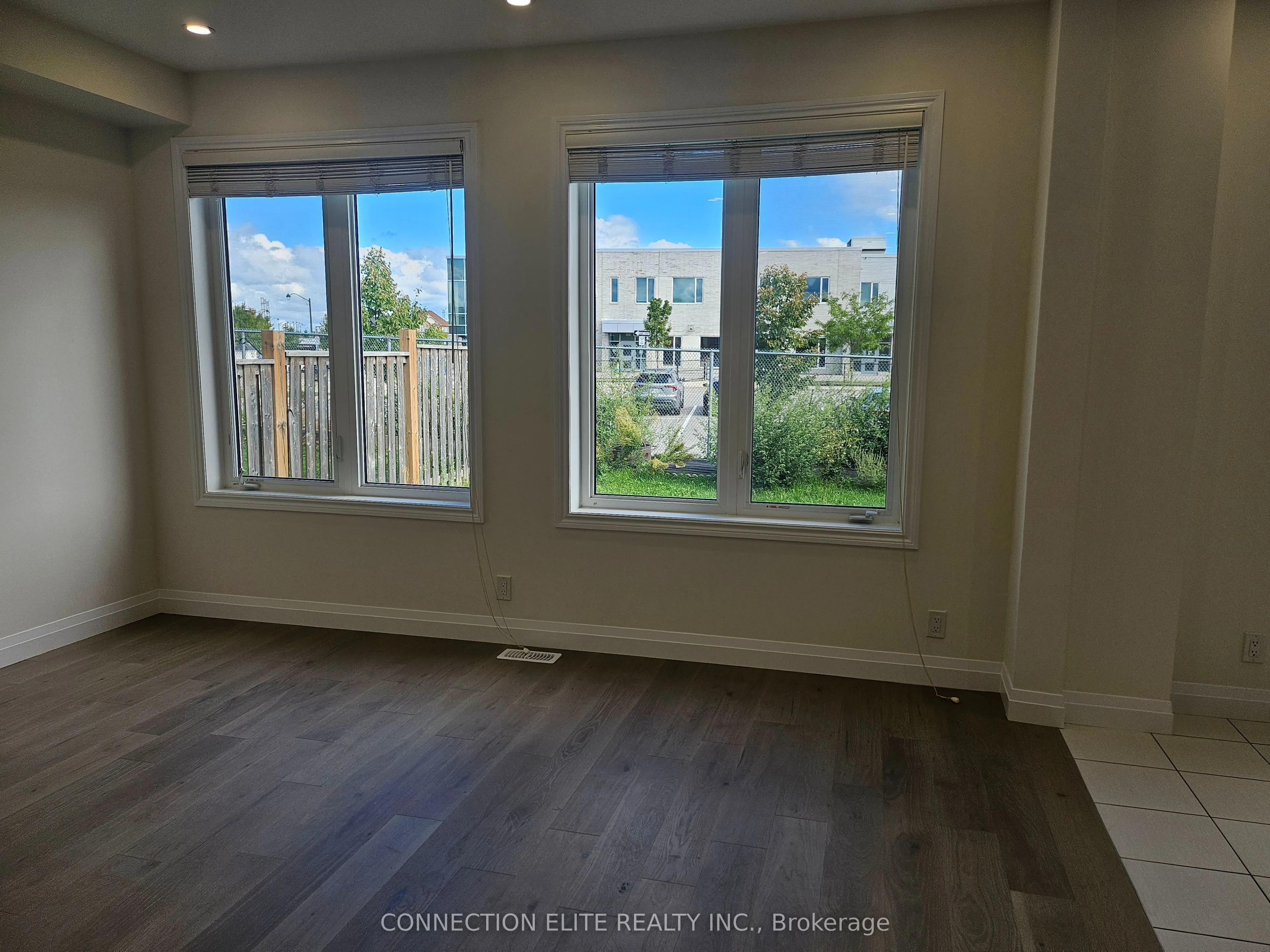216 Pimlico Drive E
