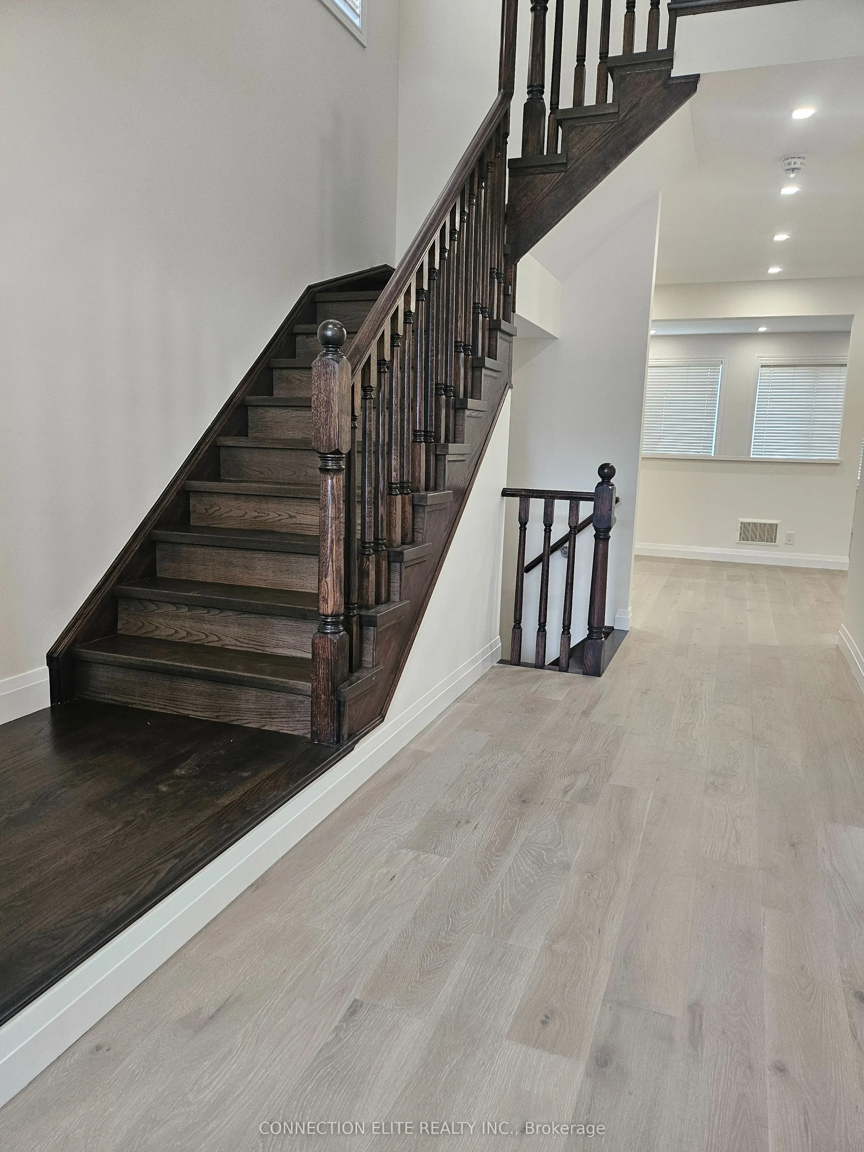 216 Pimlico Drive E