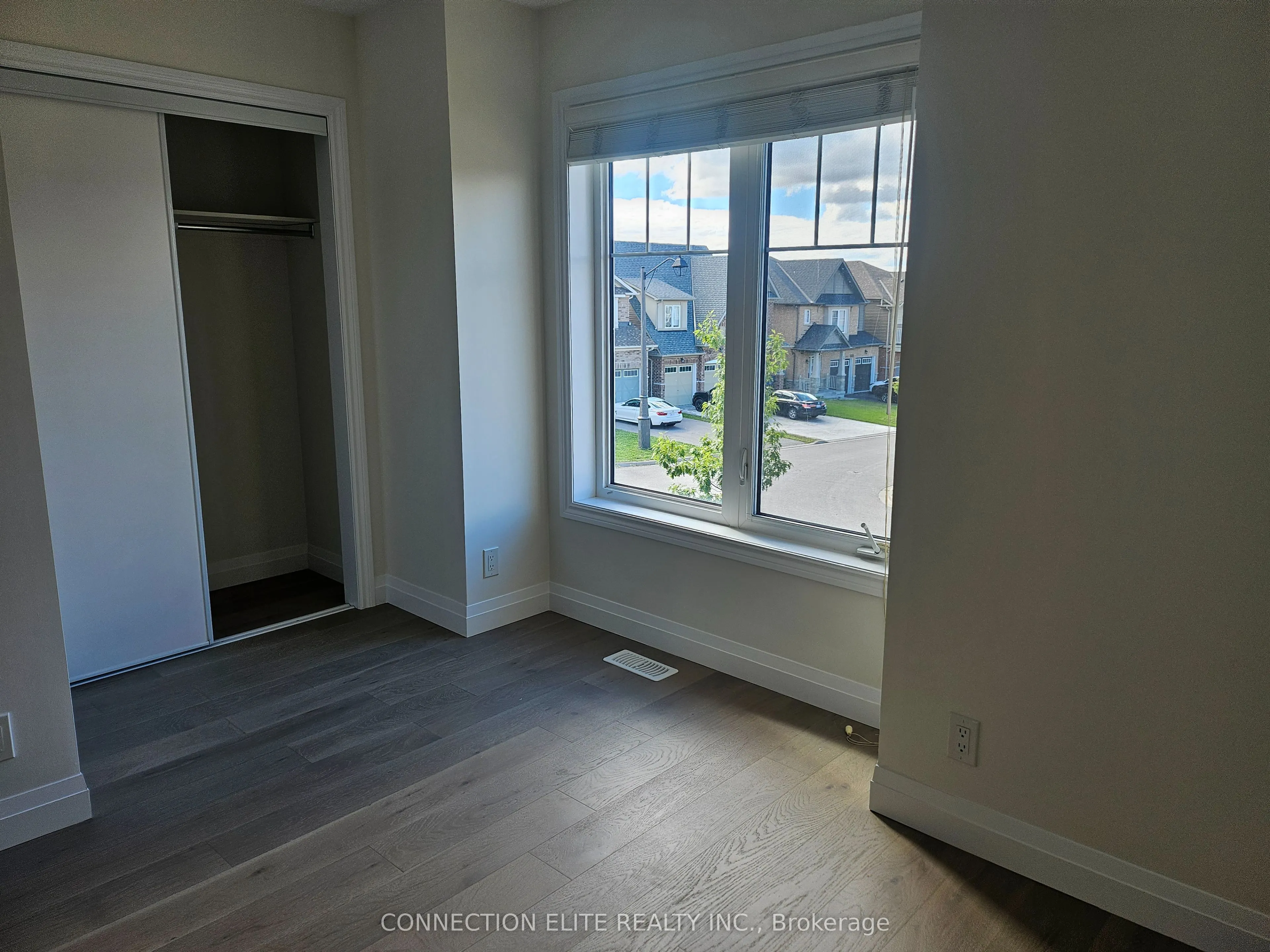 216 Pimlico Drive E