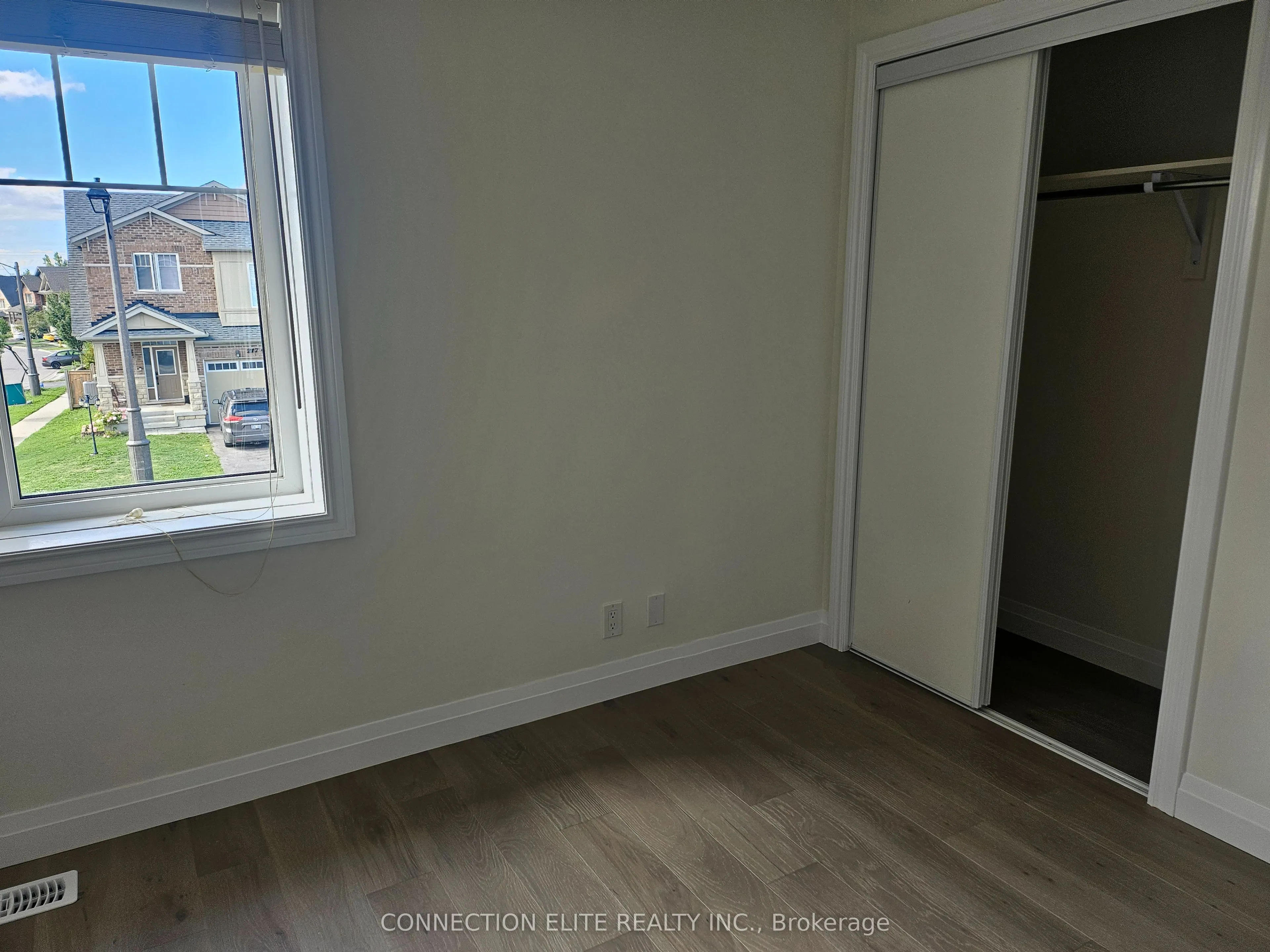 216 Pimlico Drive E