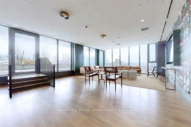 15 Baseball Place, #816