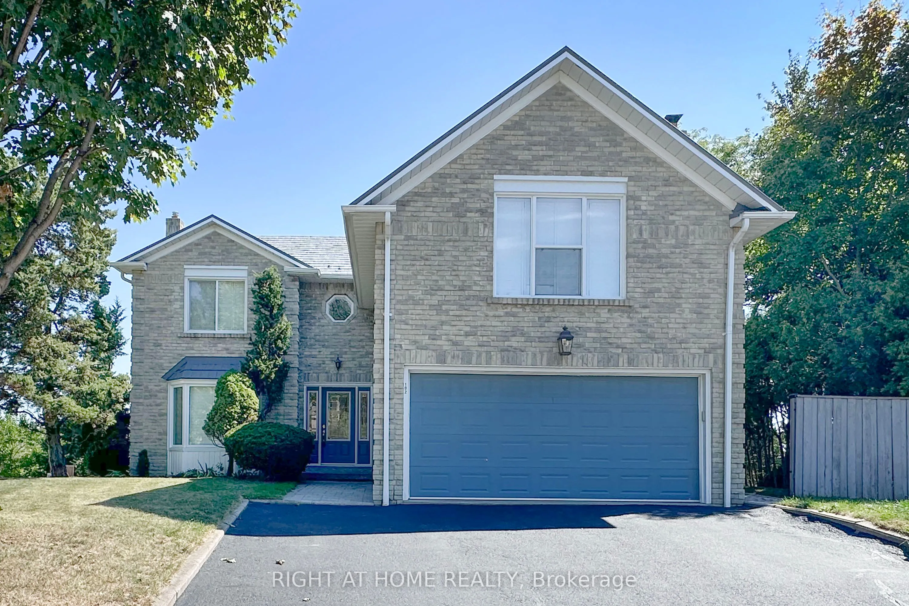 102 Hialeah Crescent