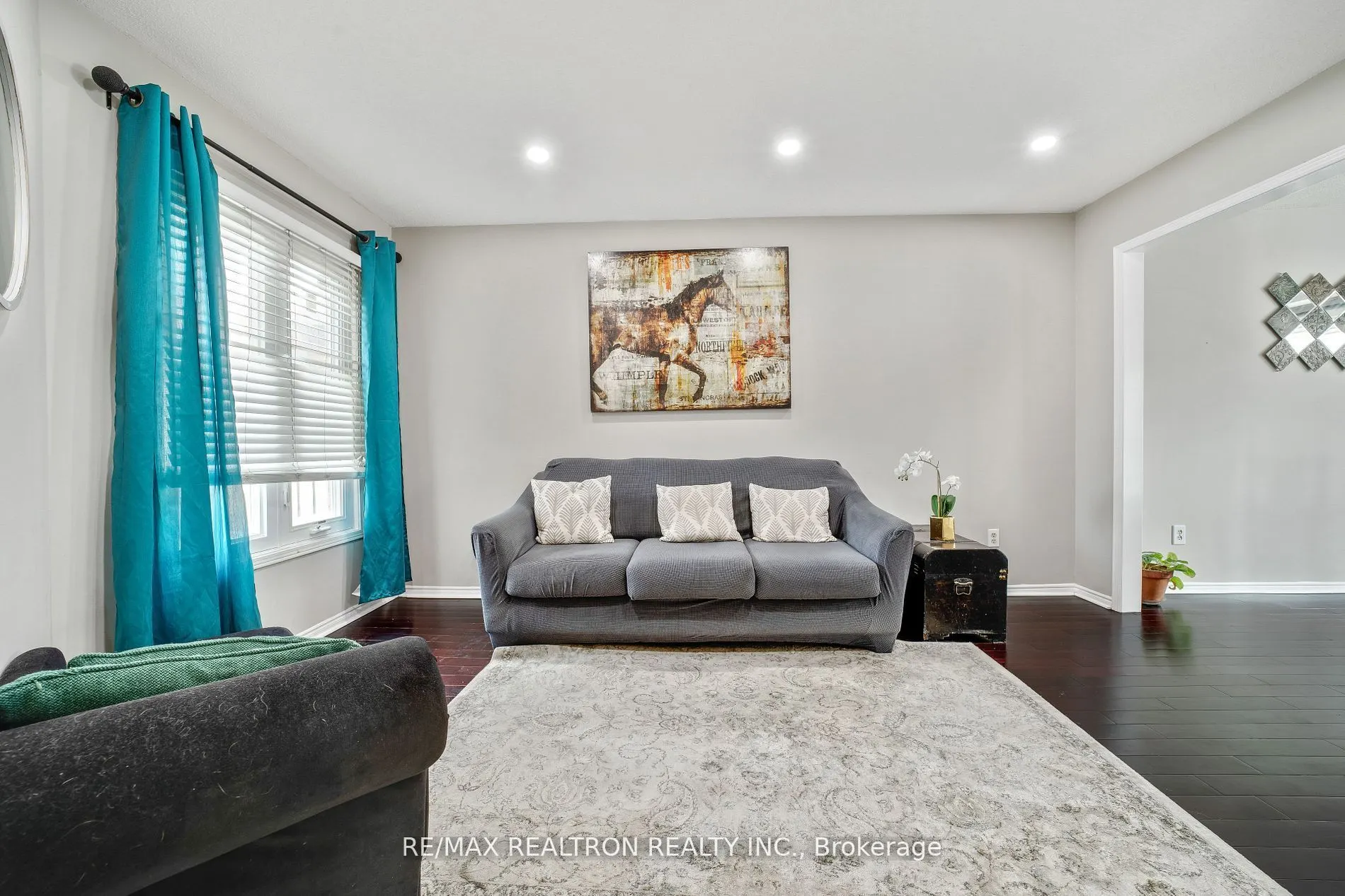 1632 Fairfield Crescent