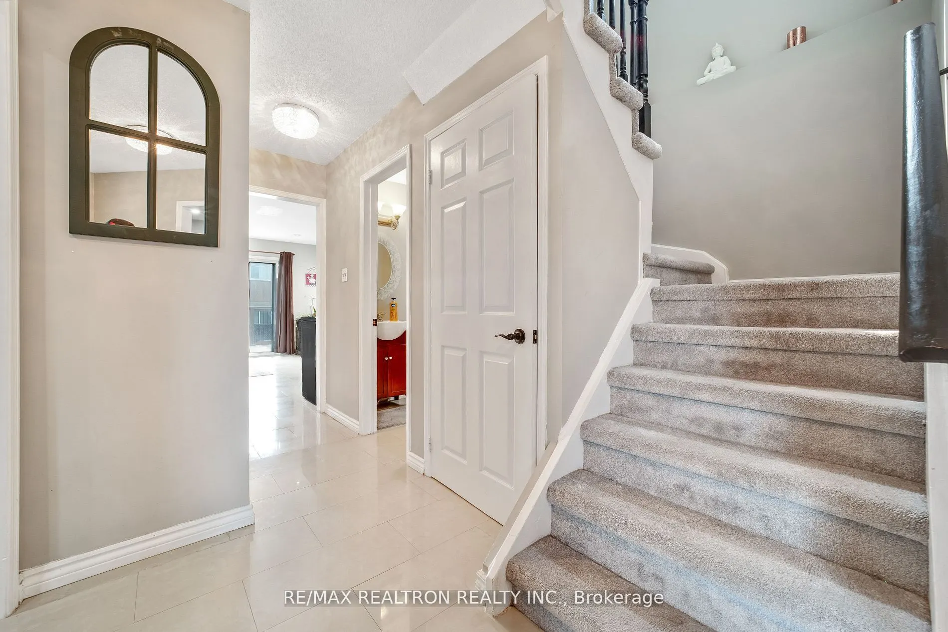 1632 Fairfield Crescent